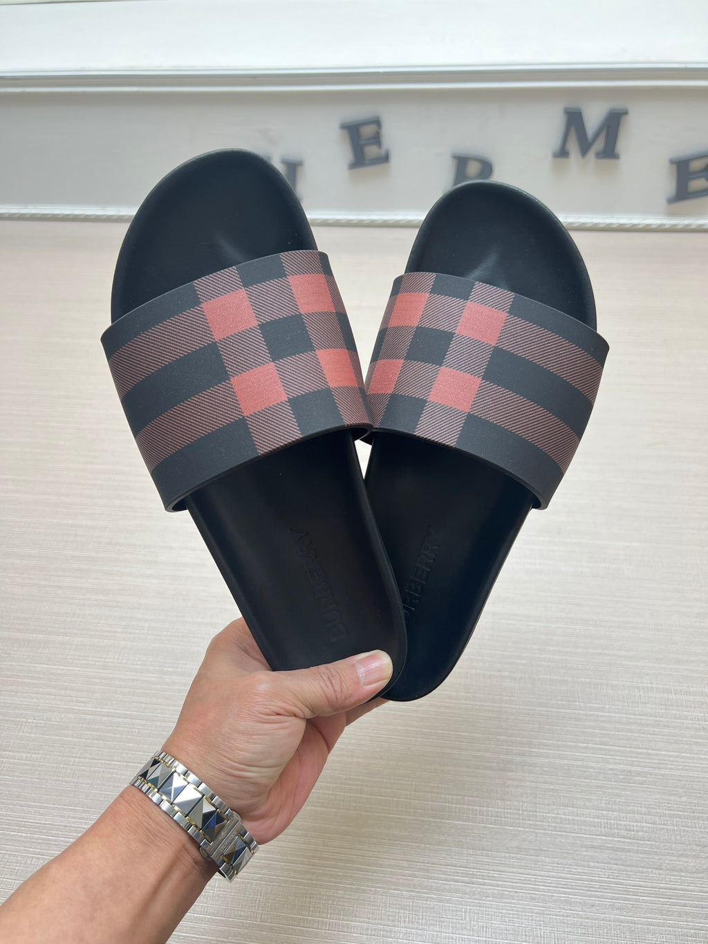 54R119Z Popular slippers