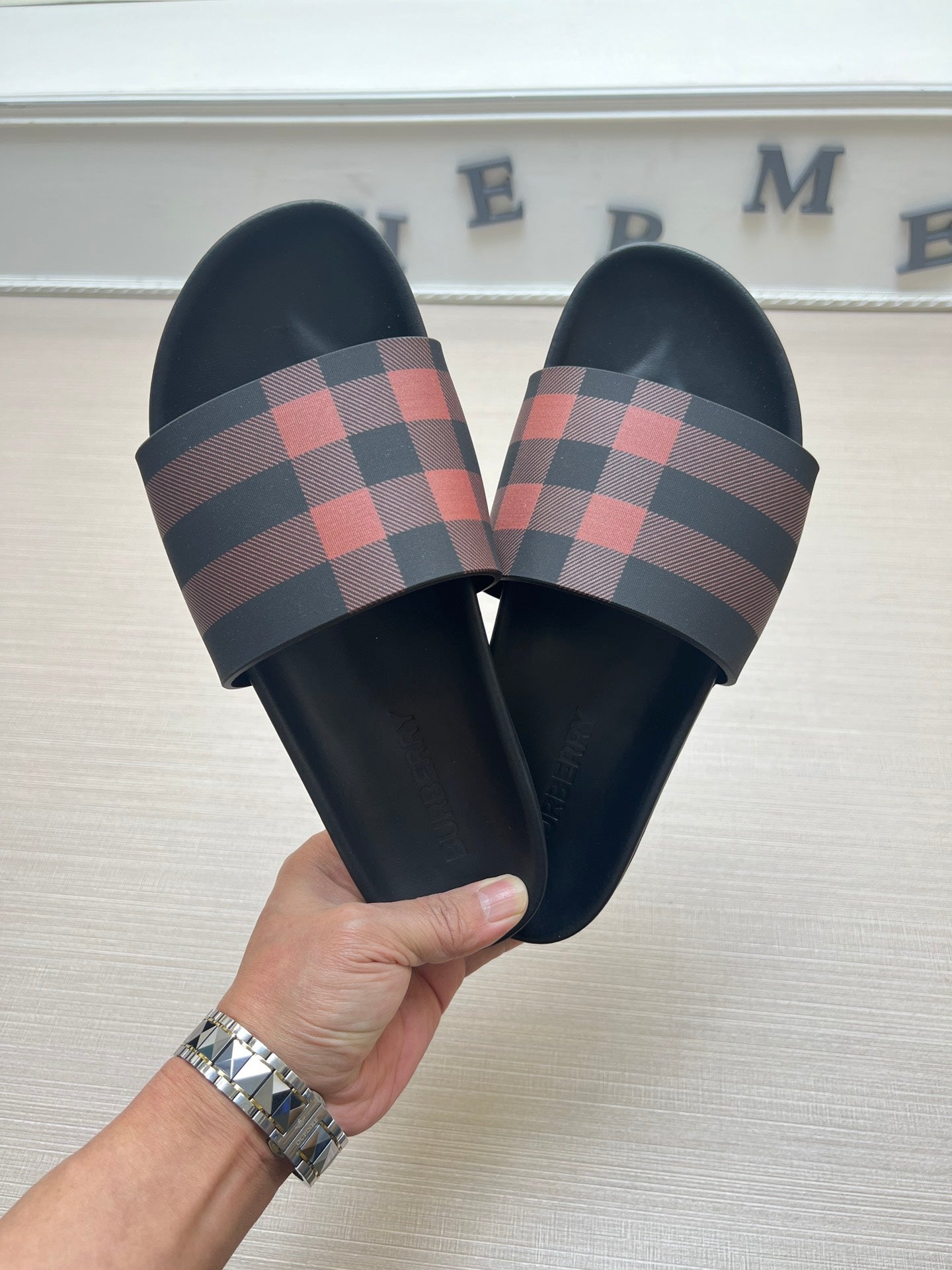 54R119Z Popular slippers