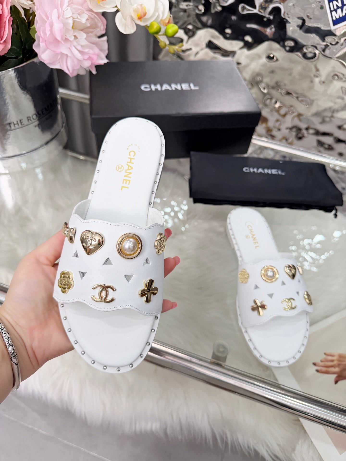 Z2X66C42  Popular high-quality leather slippers