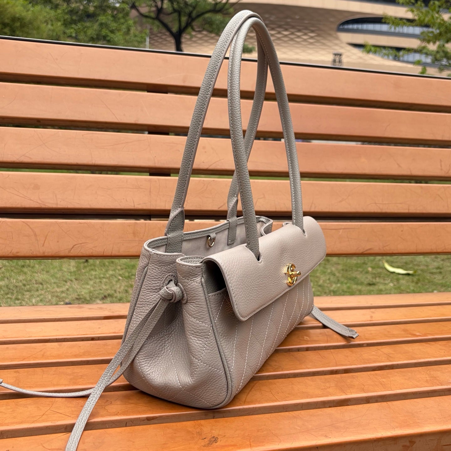 B1X66C4 Popular leather bag
