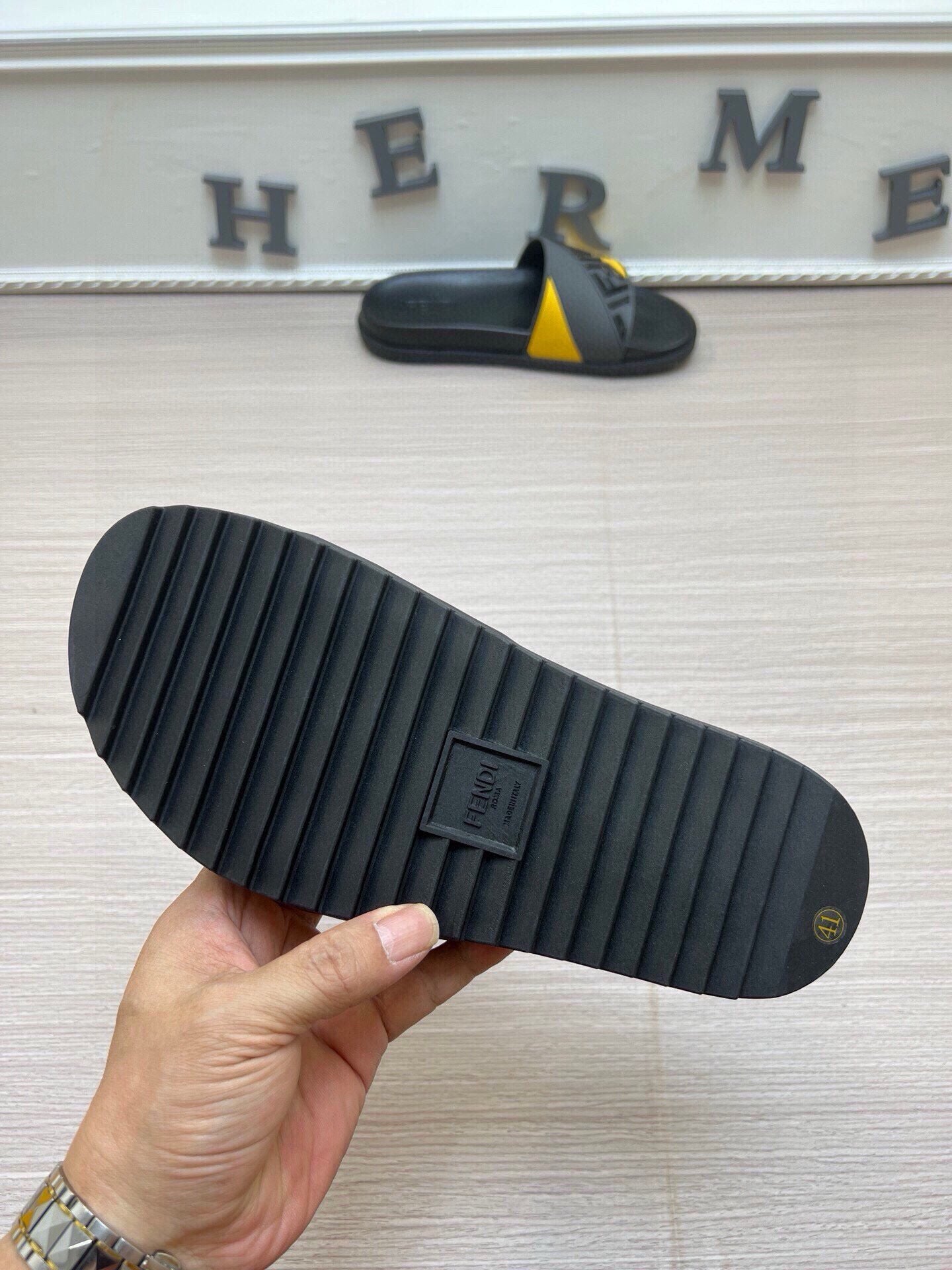 535ZF284Z Popular Slippers