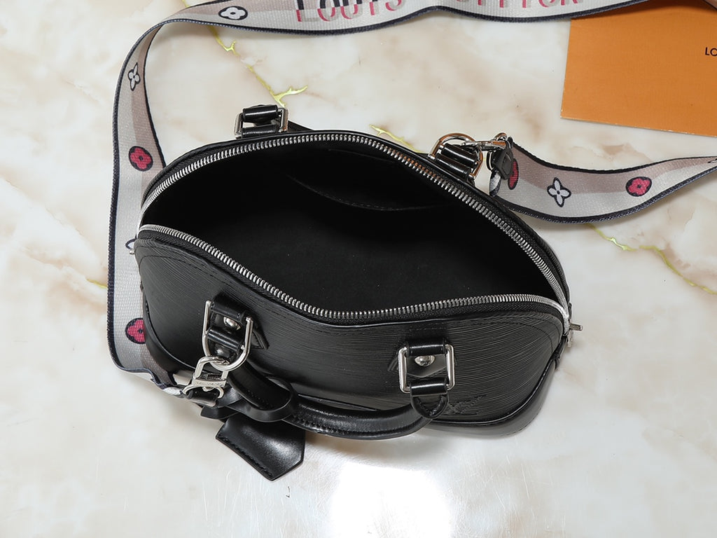 146PE102B Popular leather bag