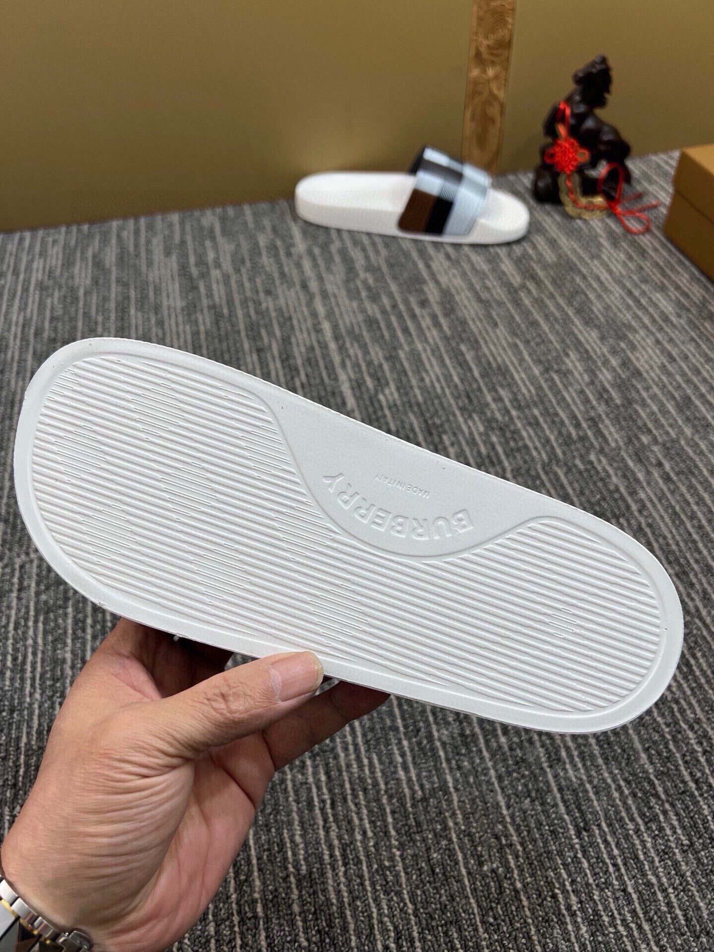 535ZR262Z Popular Slippers