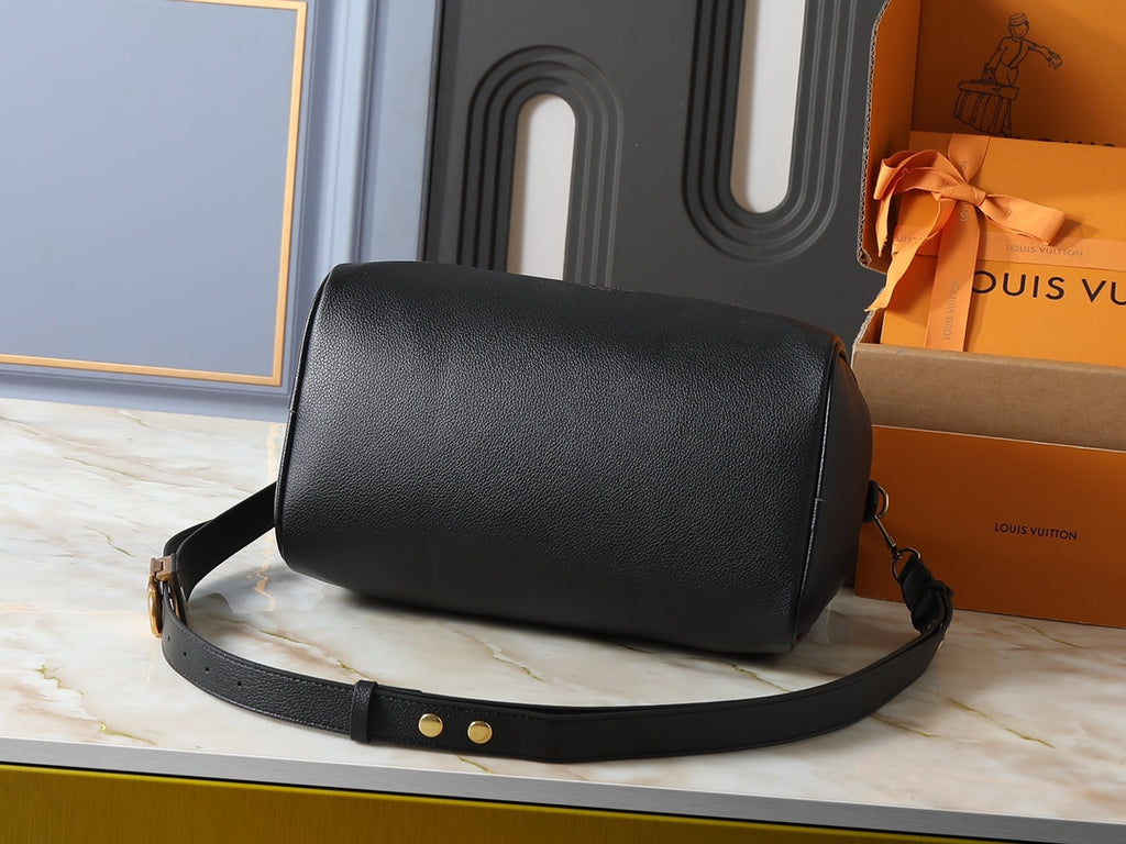 146PE40B Popular leather bag