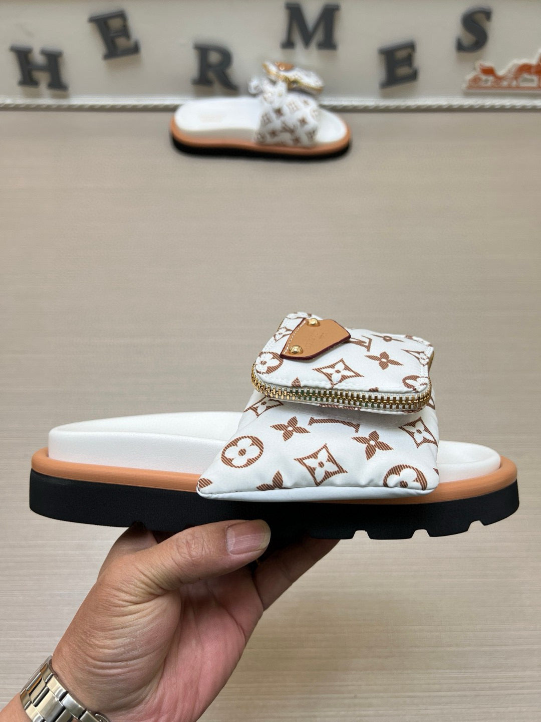5QE1Z Popular Slippers