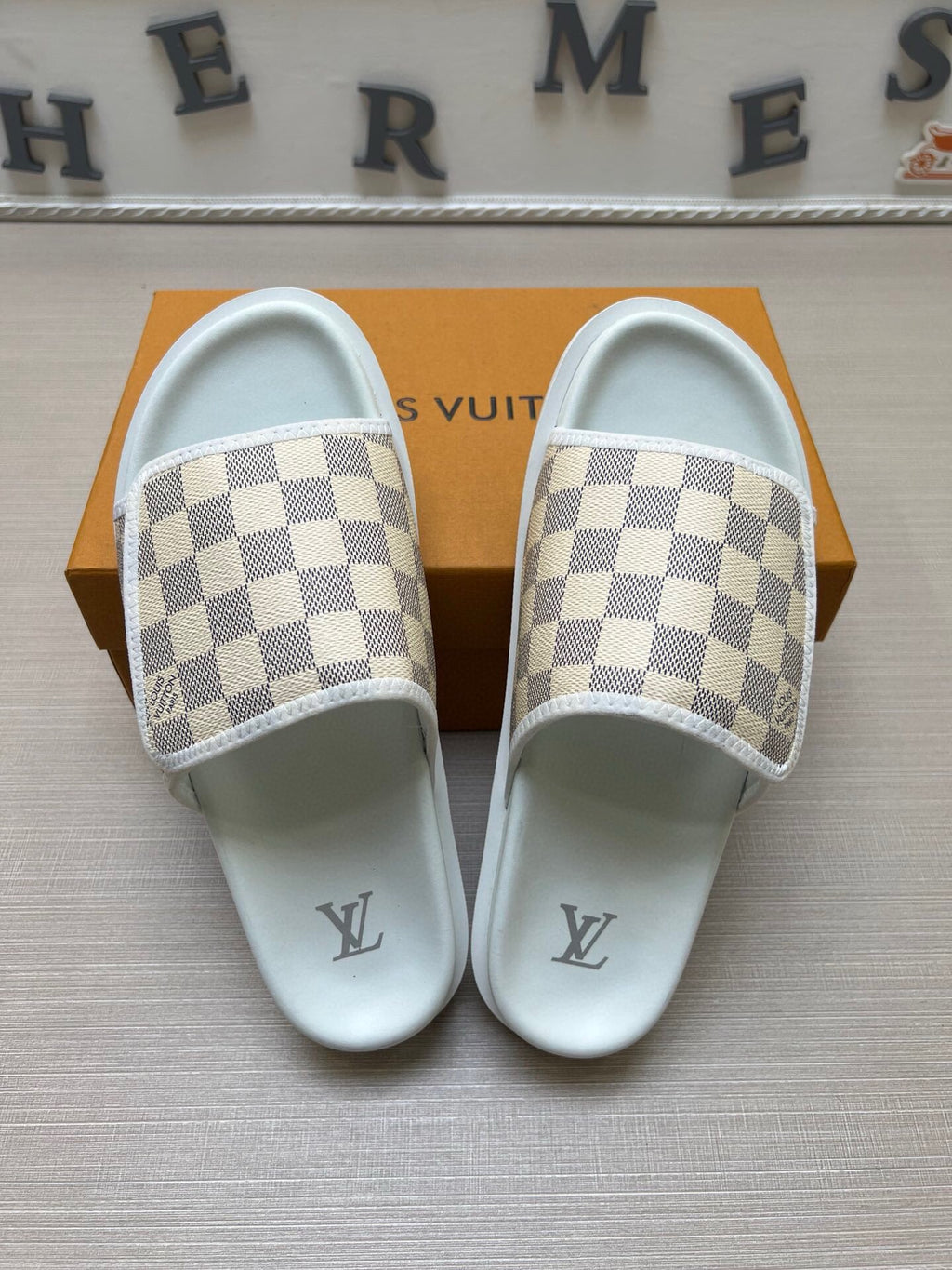 5WE245Z Popular Slippers