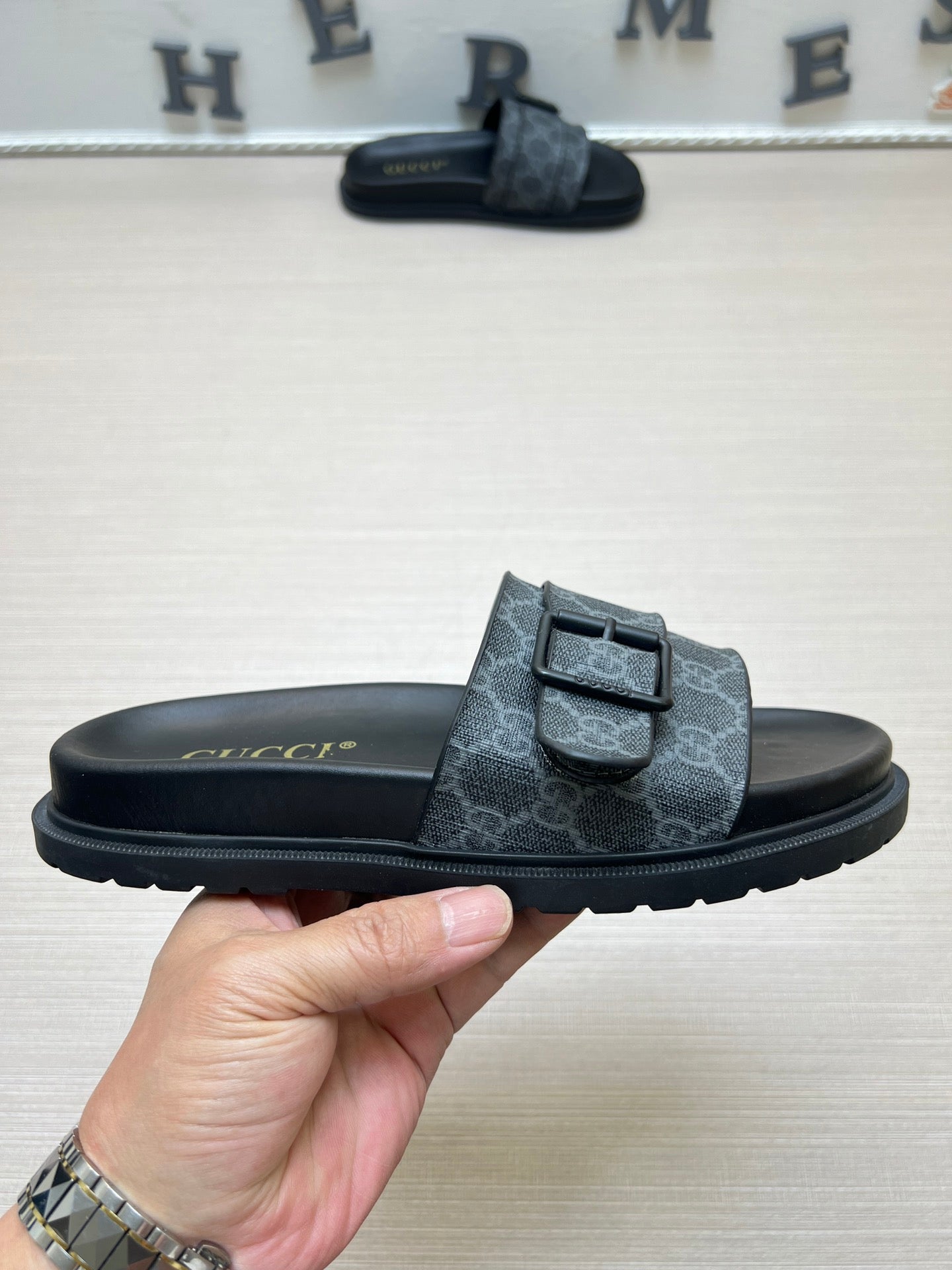54B92Z Popular slippers