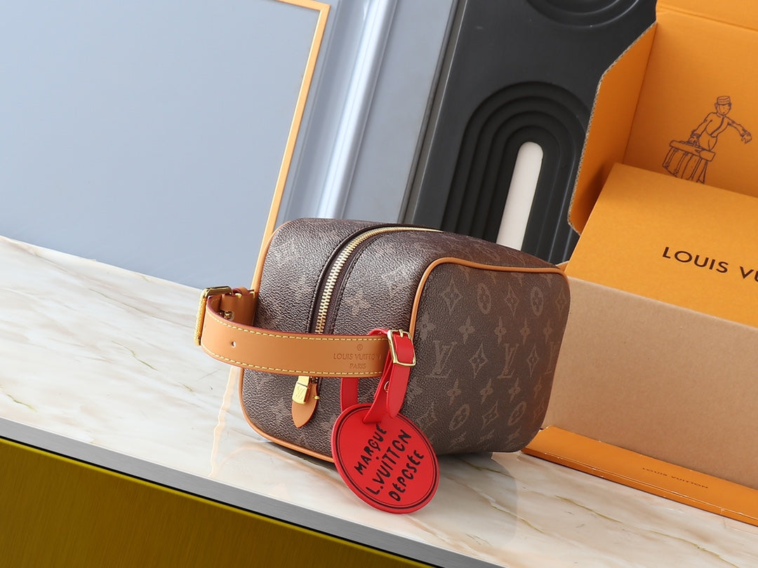 15RE69B  Popular   leather bag