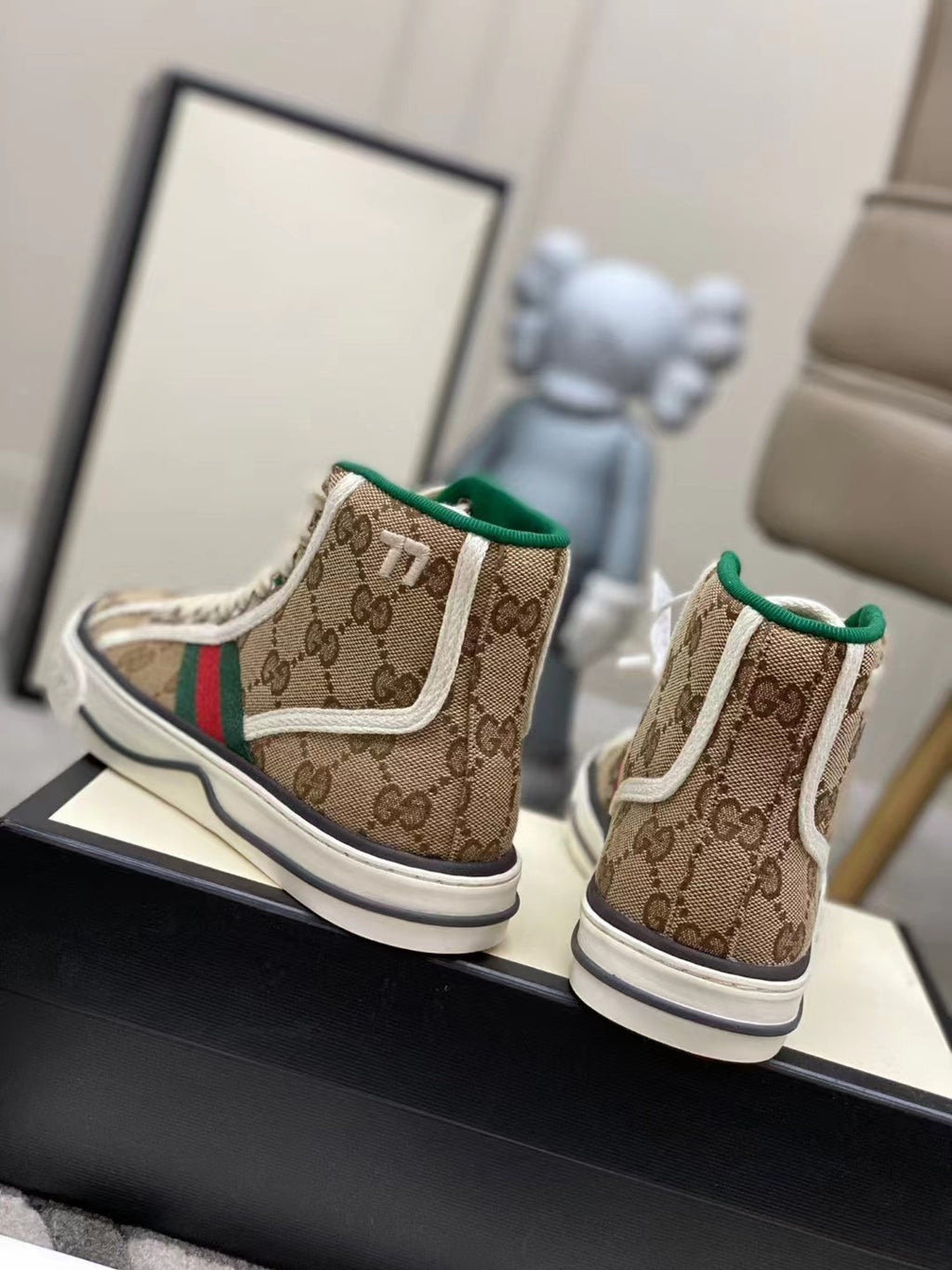 2YB47Z Popular shoes