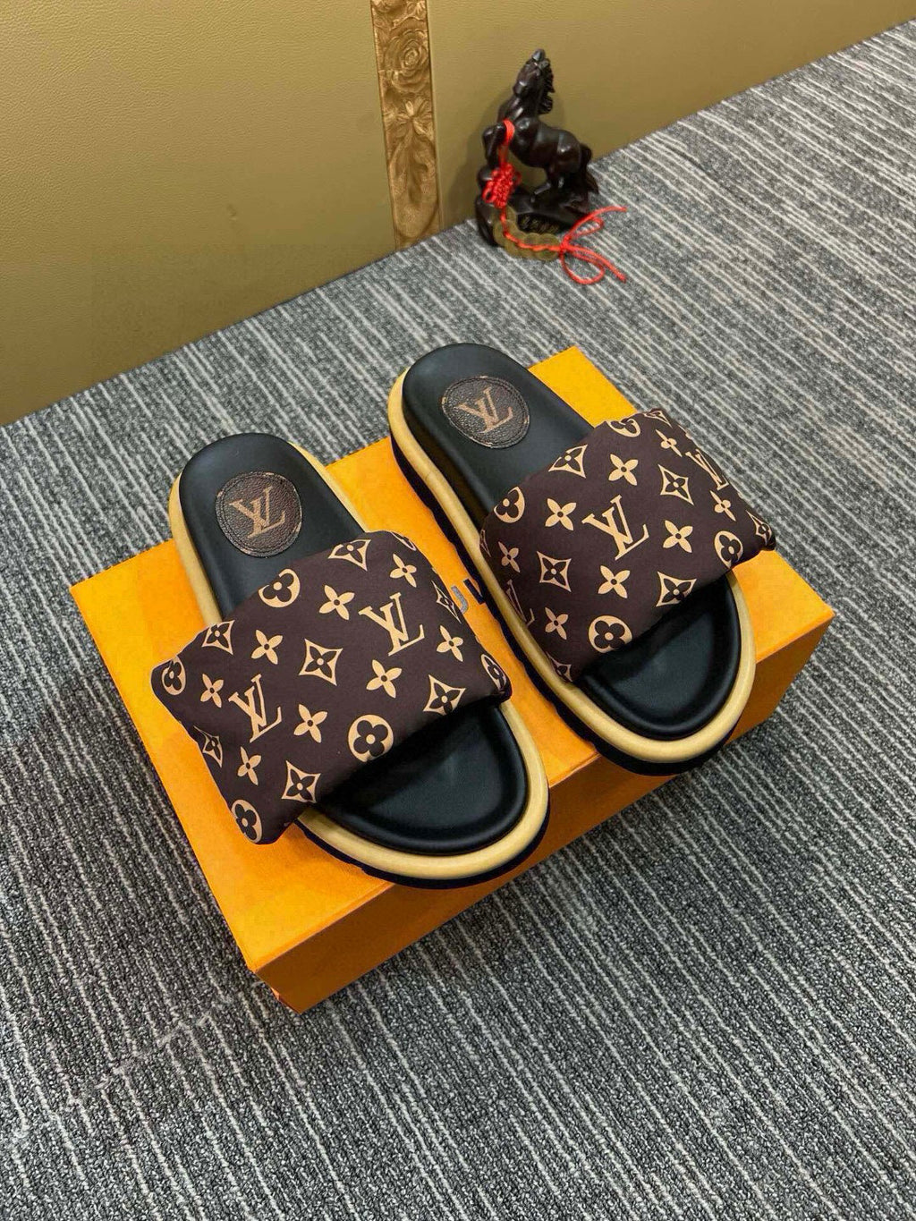 5QE12Z Popular Slippers