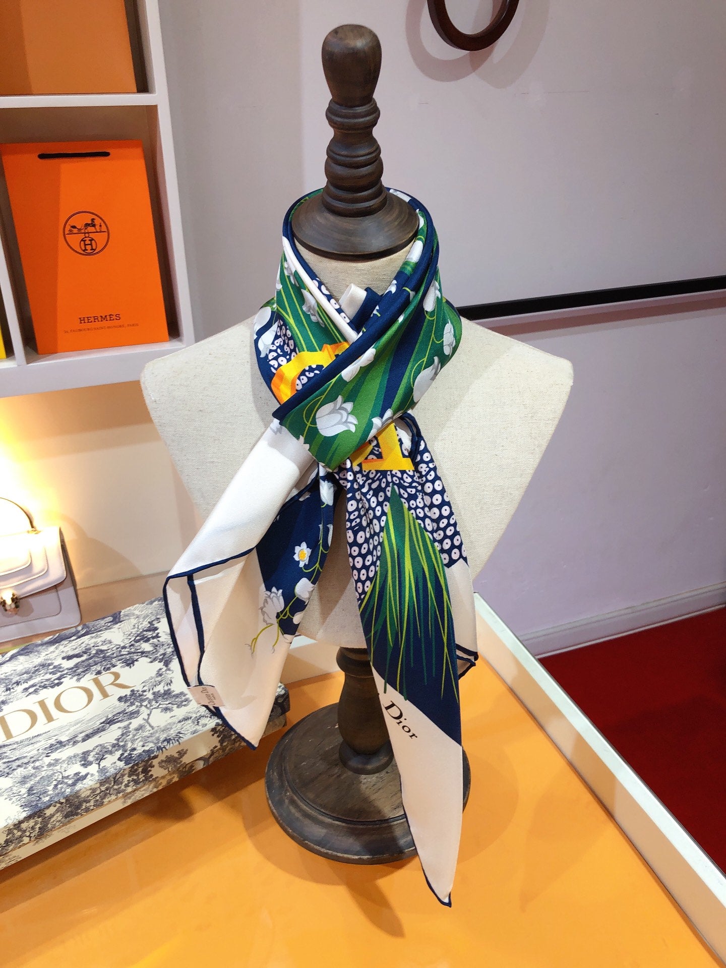 155ND7W Popular Silk Scarve
