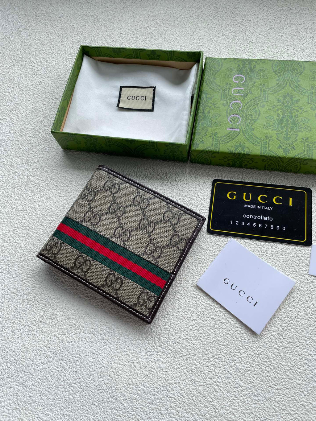 146XB9B Popular leather wallets ( with full packaging )
