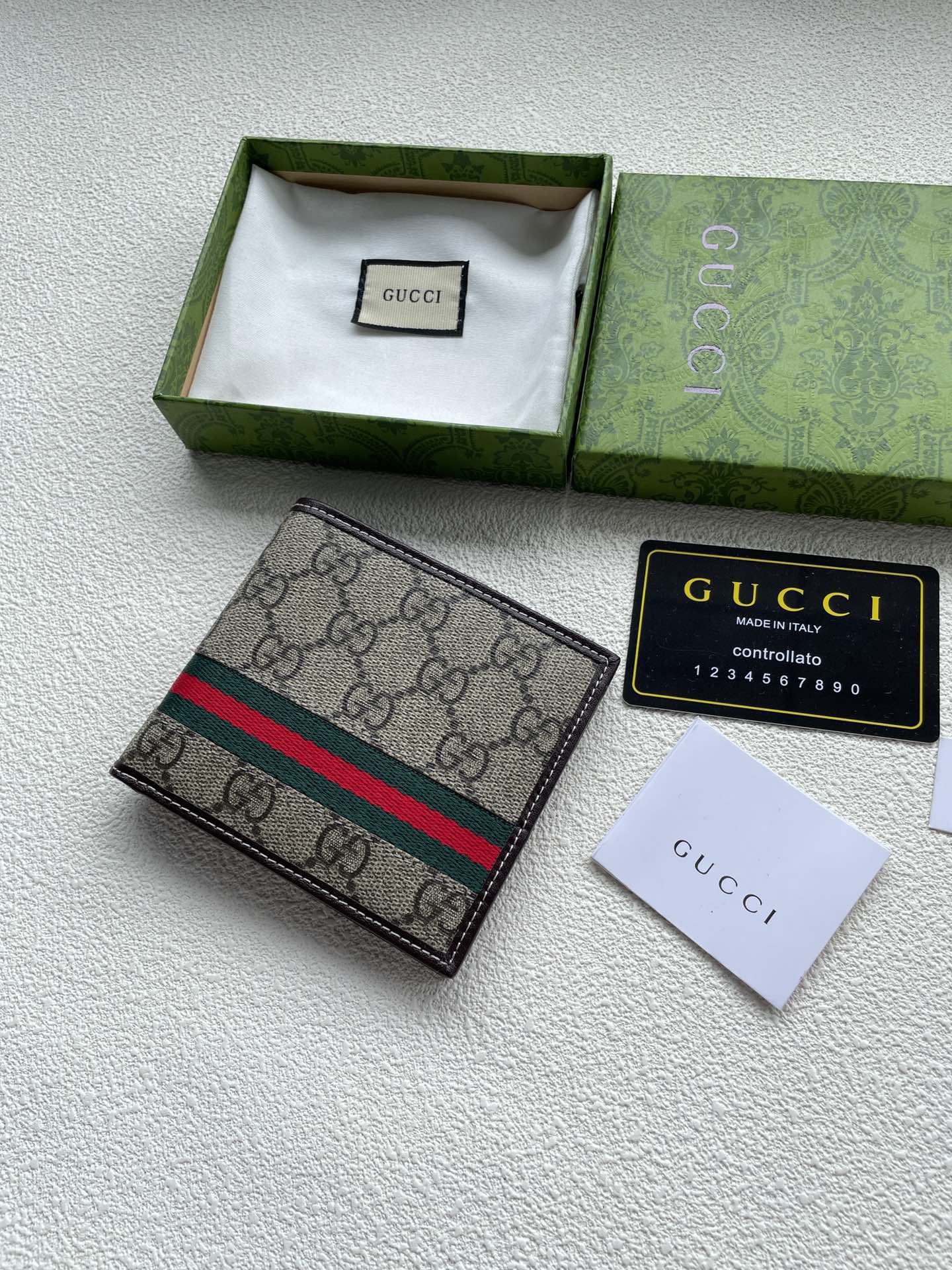 146XB9B Popular leather wallets ( with full packaging )