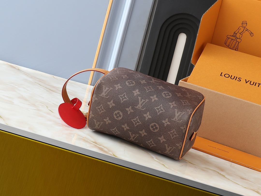 15RE69B  Popular   leather bag