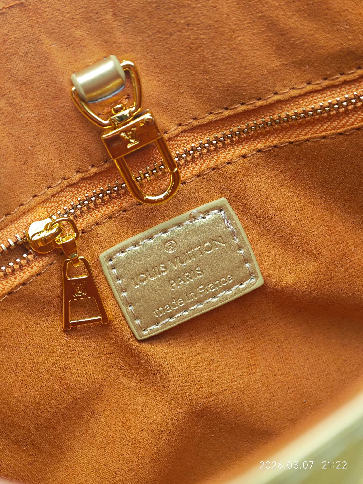136PE35B Popular leather bag