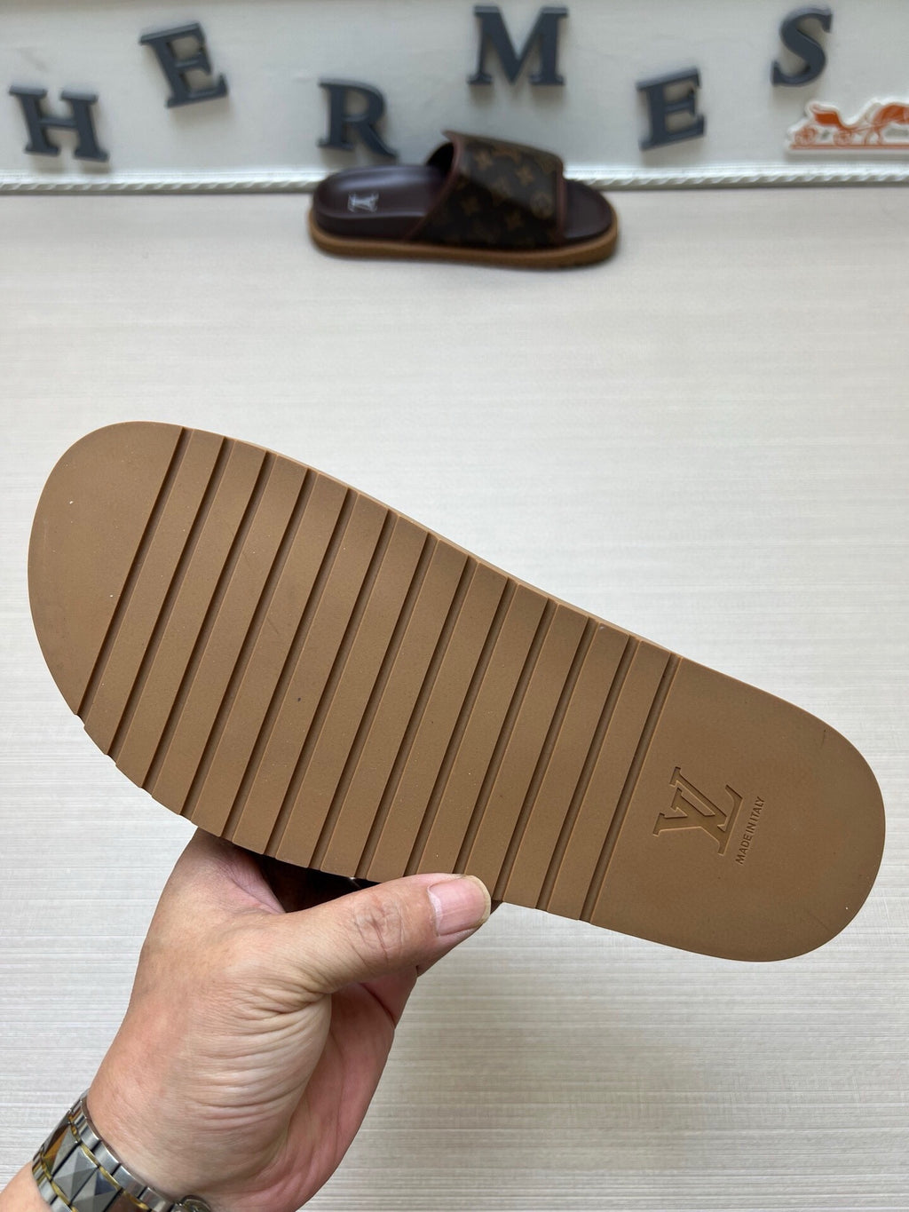 5WE245Z Popular Slippers