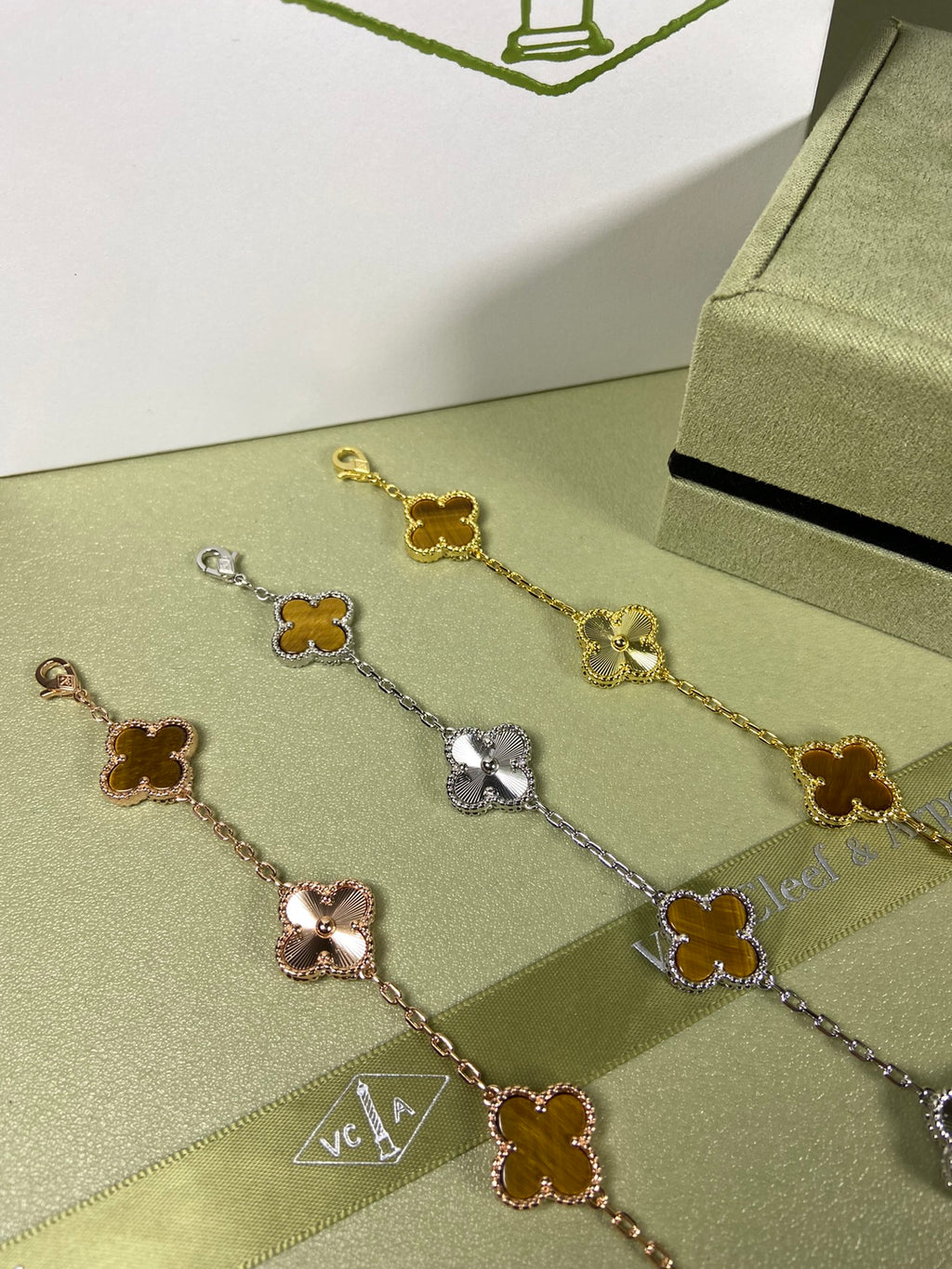 5XVA181K  Popular bracelets  5 flowers normal size1.5cm flower
