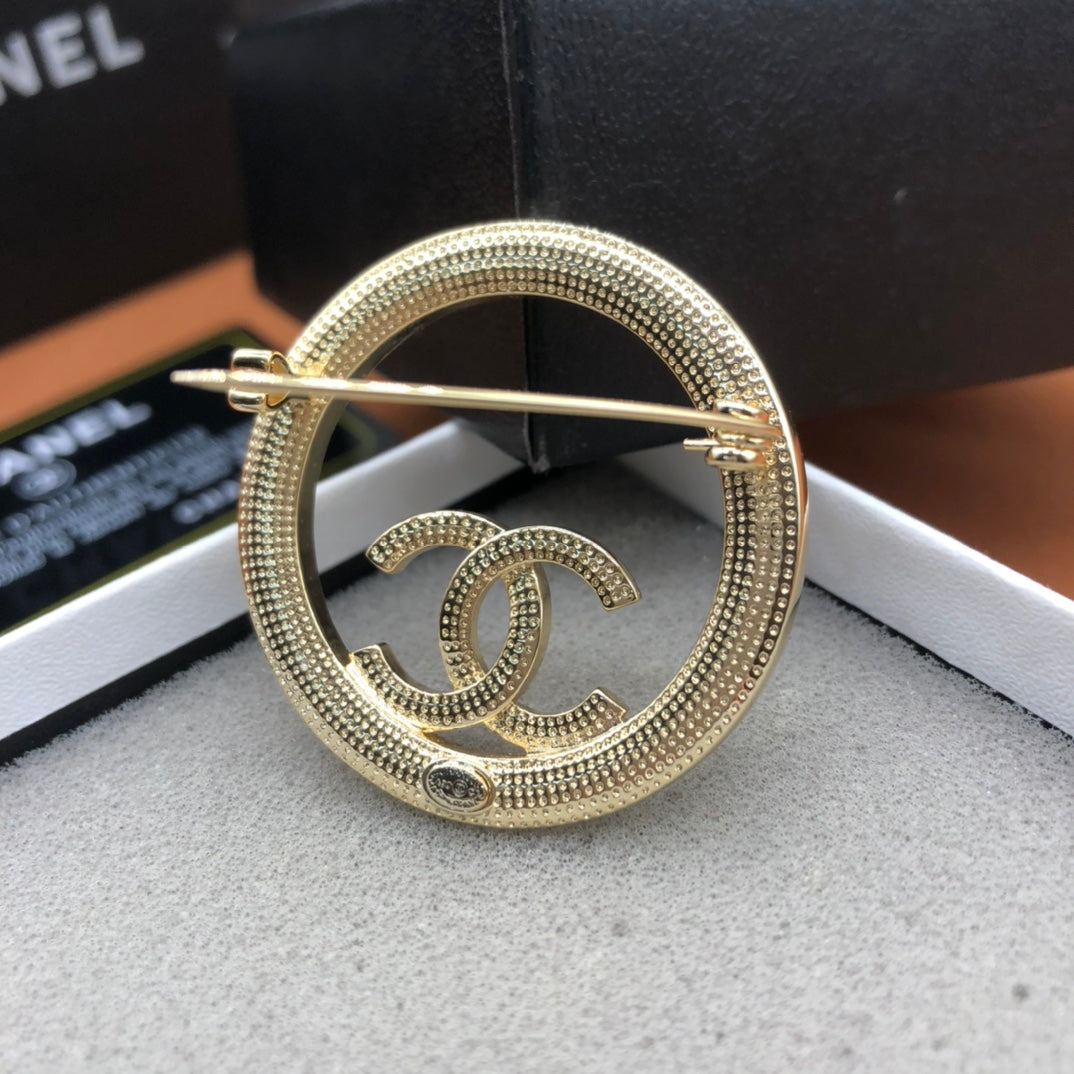 14C853X   Popular Brooch