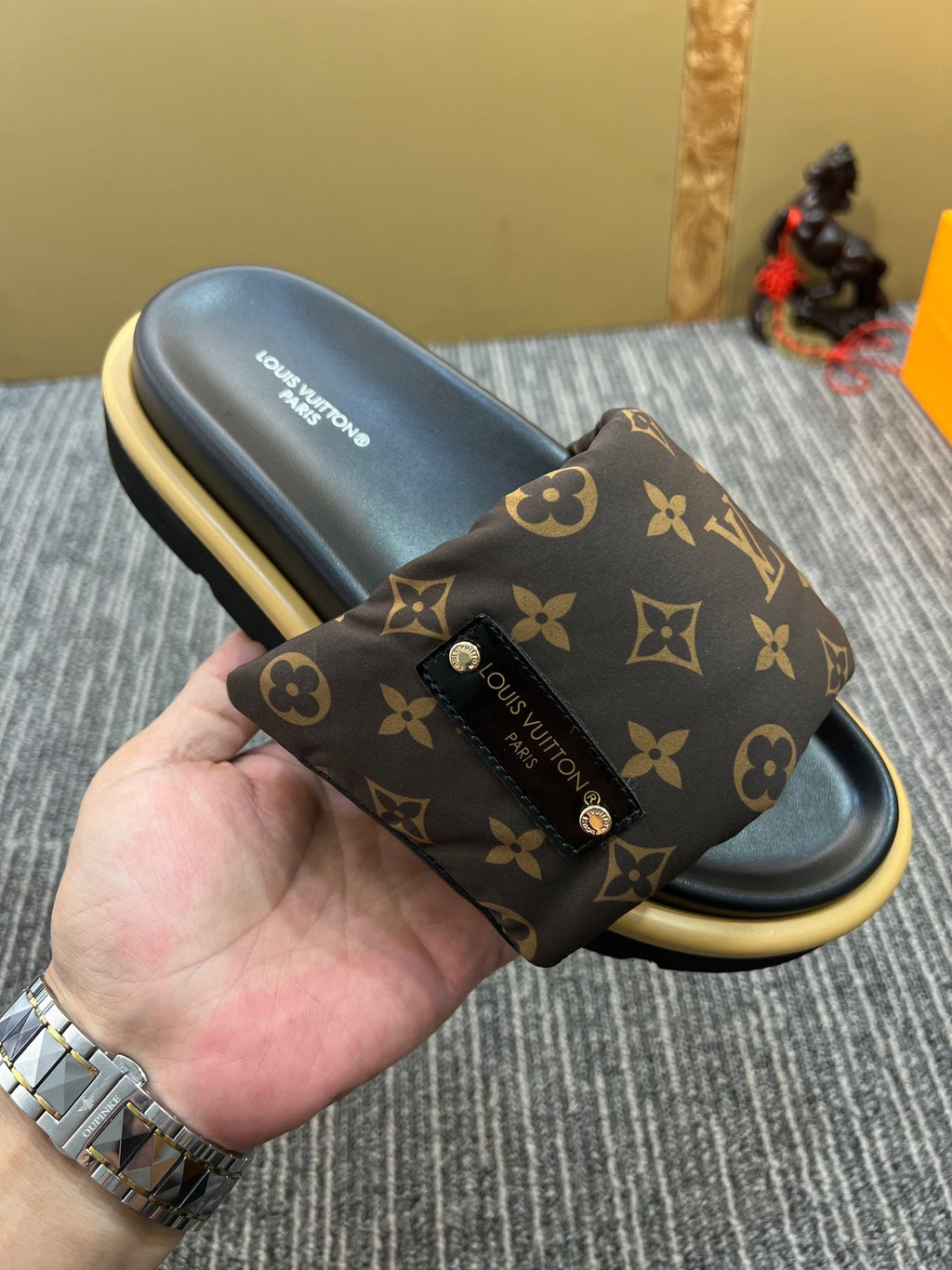 5XE118Z Popular leather quality Slippers