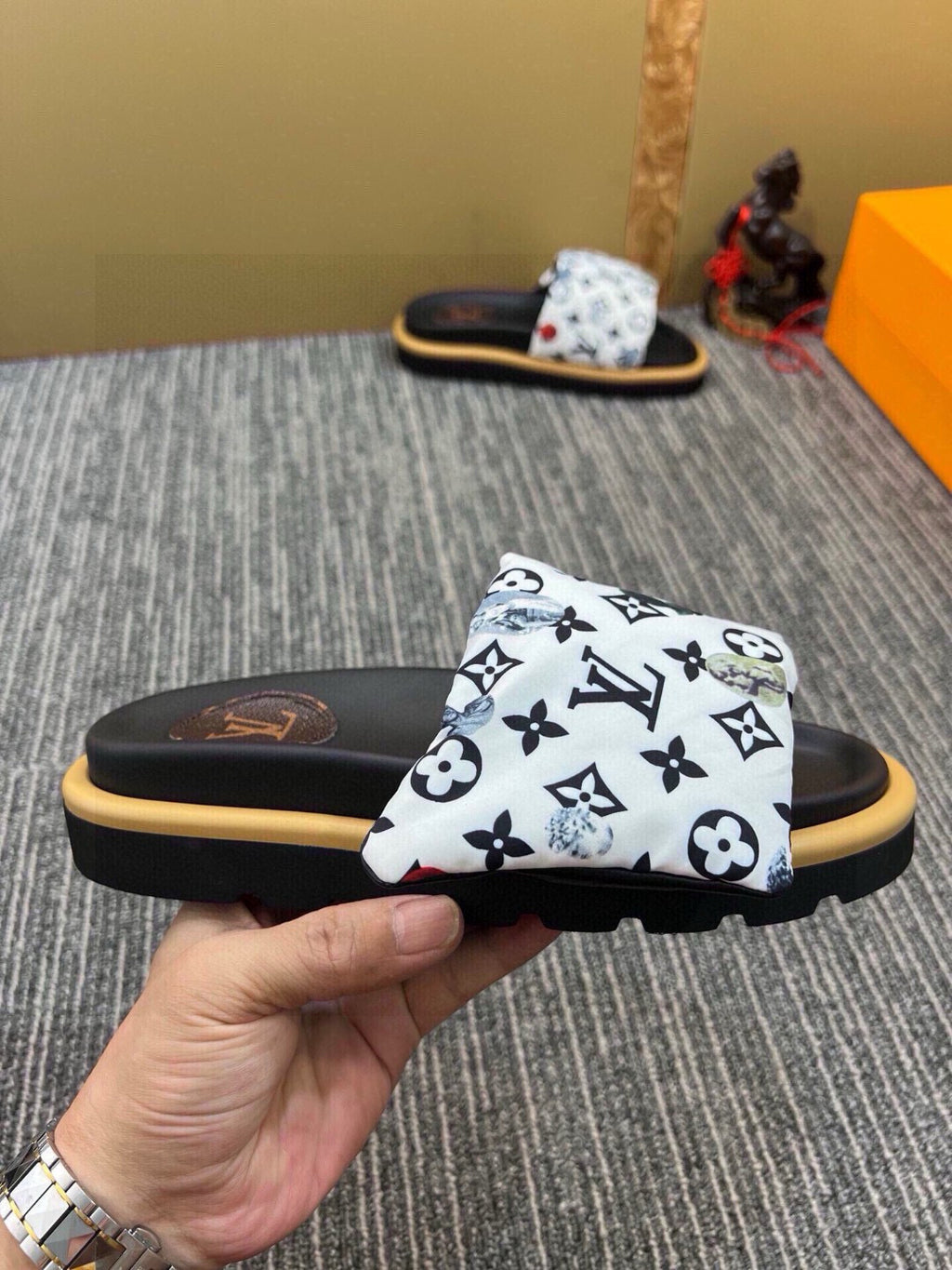 5QE12Z Popular Slippers