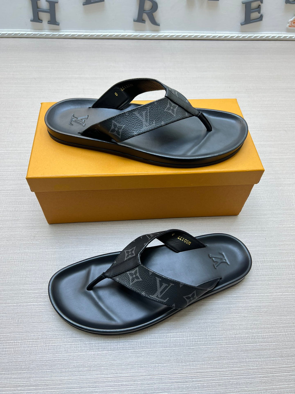 54E86Z Popular slippers