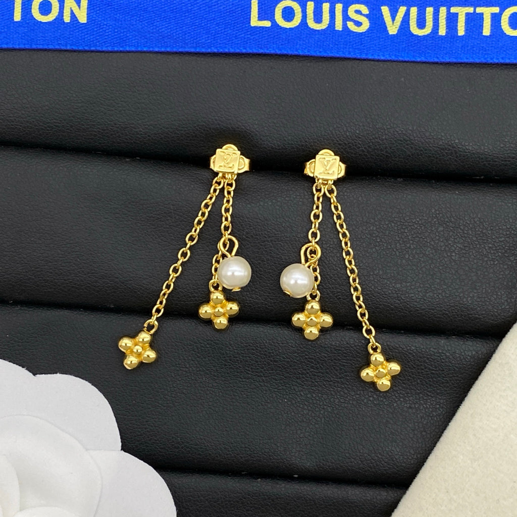 15ZE66E Popular Earrings