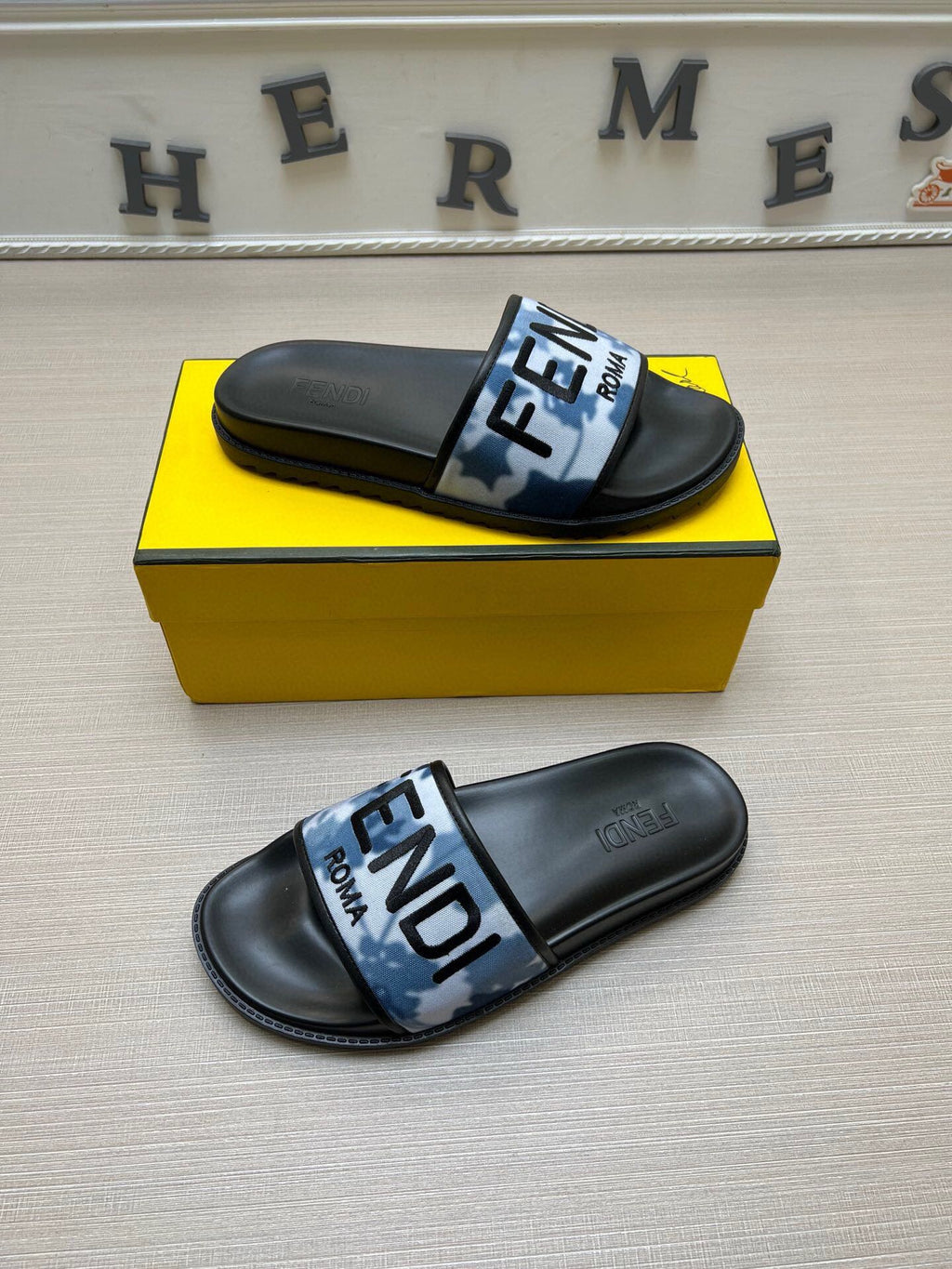 54F24Z Popular slippers