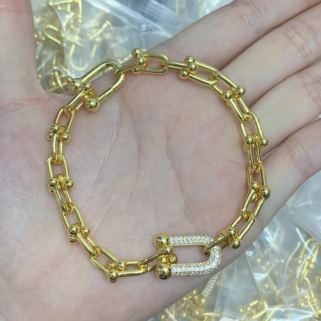 8XT31X  Popular    Earring Bracelets Necklaces