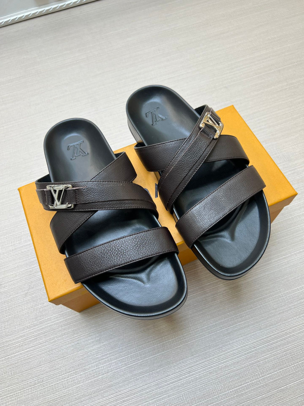 54E88Z Popular slippers