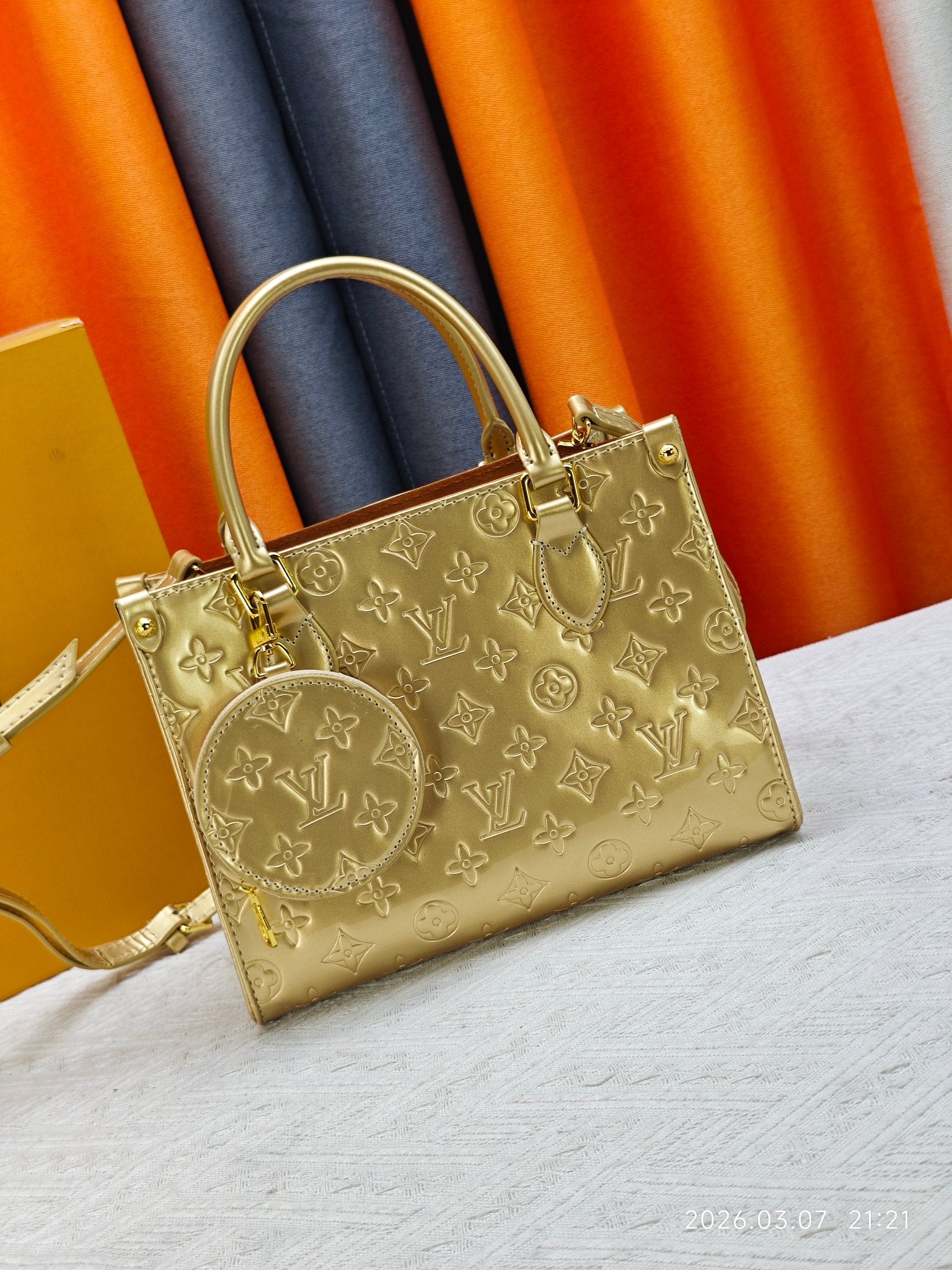 136PE35B Popular leather bag