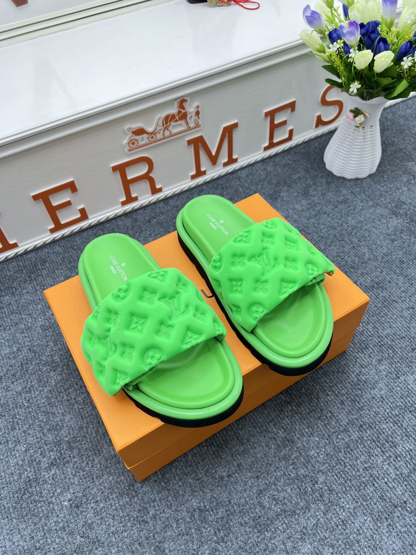 5YE115Z Popular Slippers