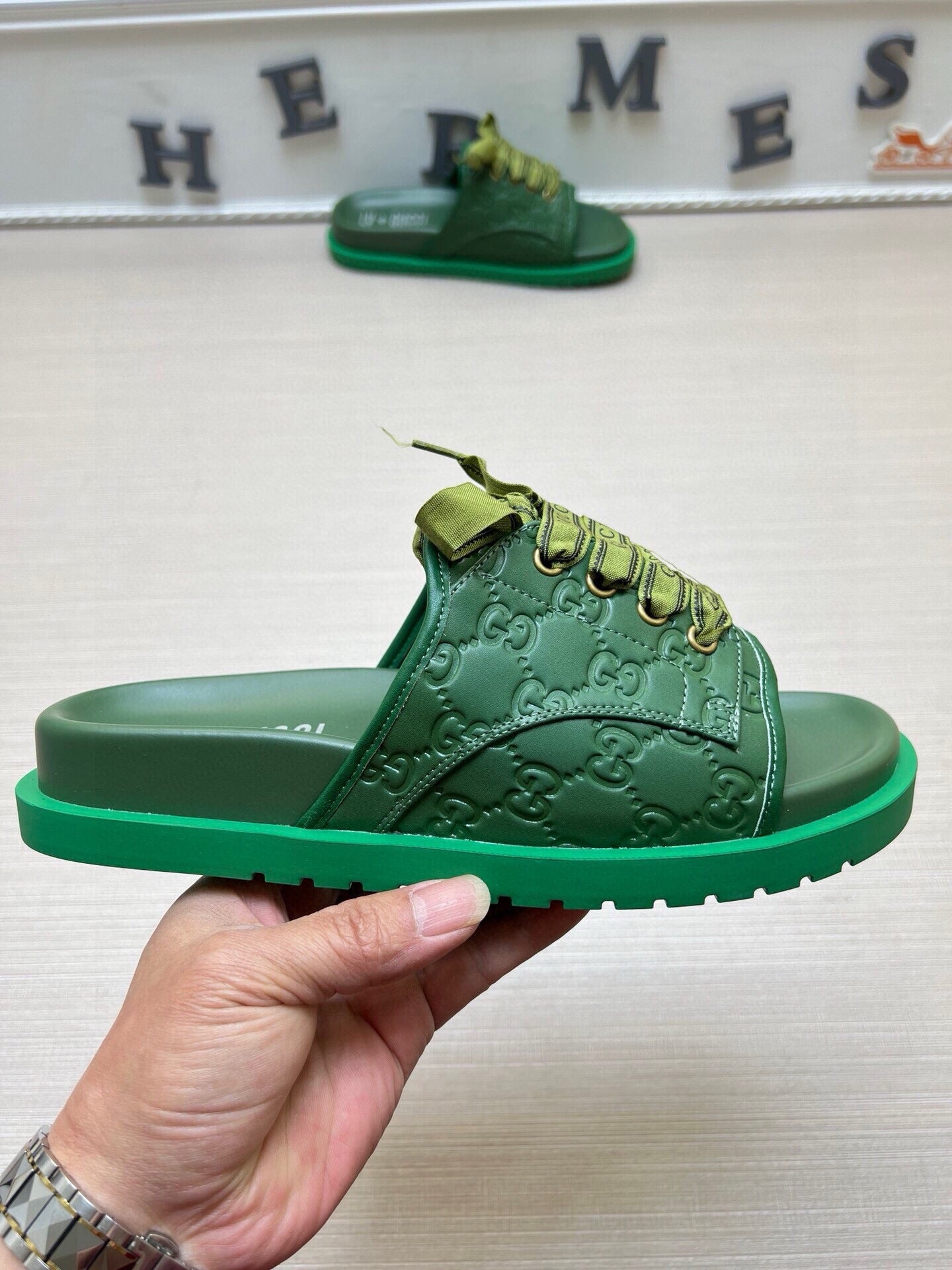 5WB242Z Popular Slippers