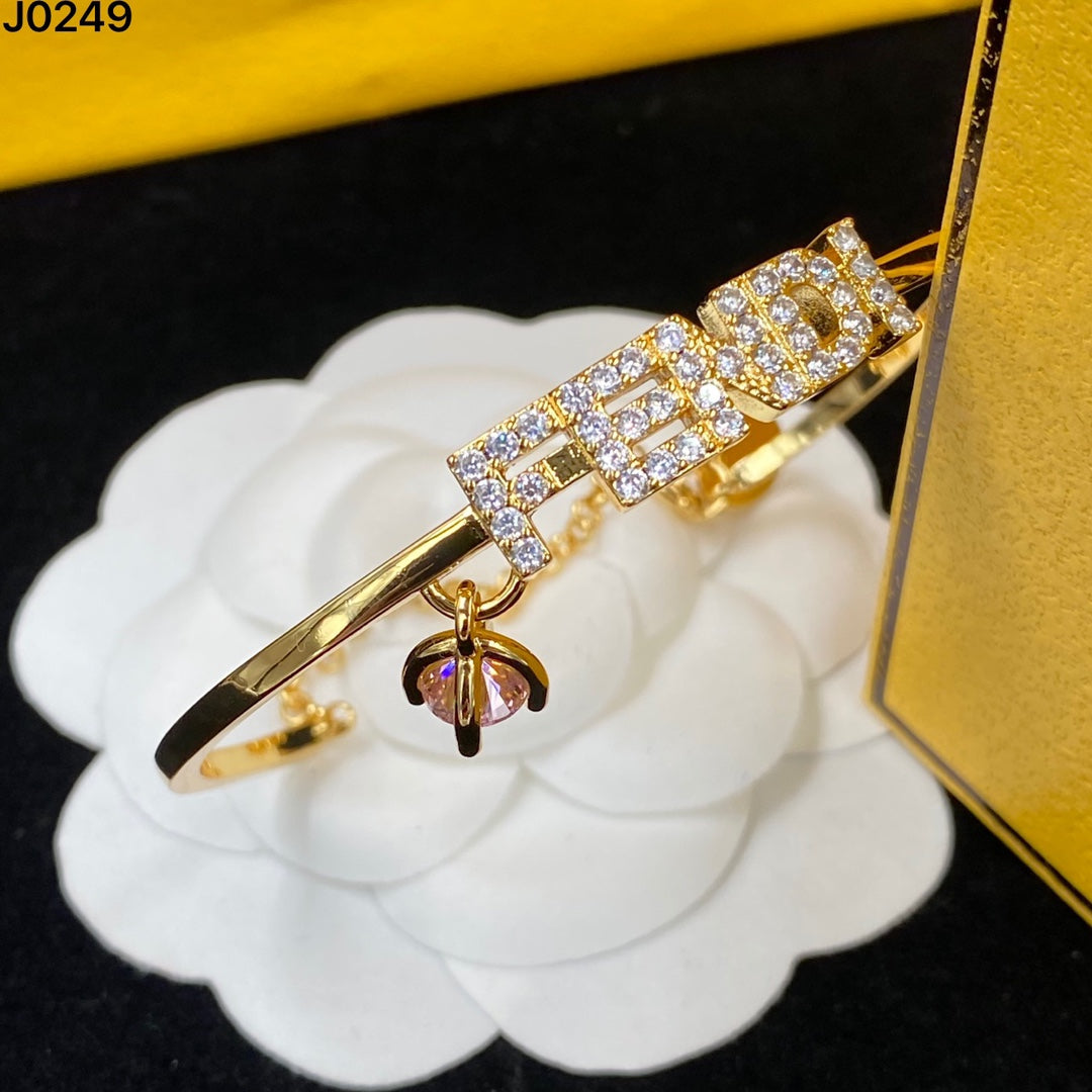 15QF24K  Popular Bracelets