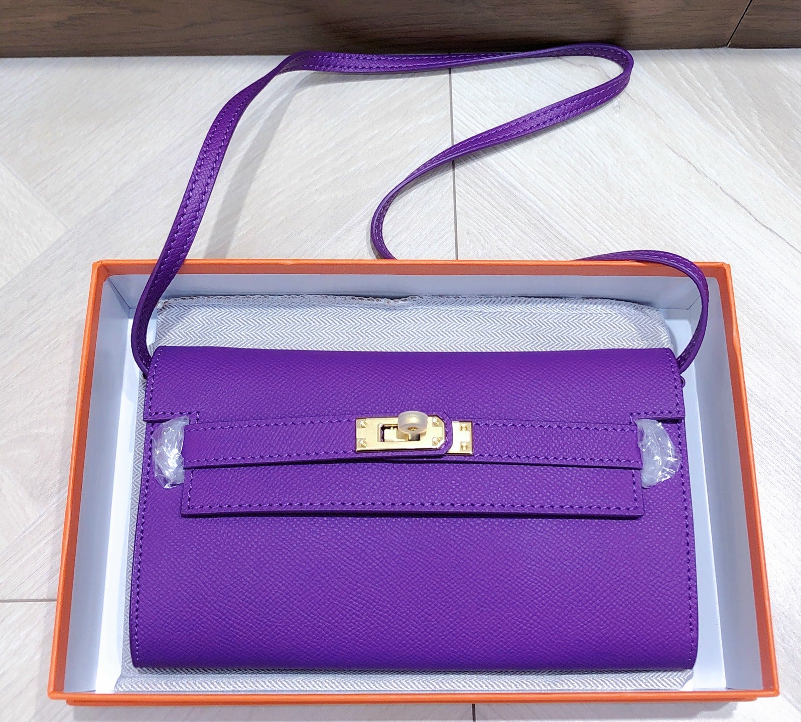 B1X66H11 Popular high-quality leather bag