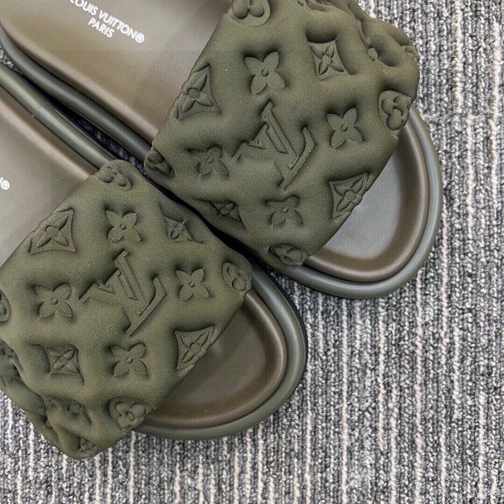 5QE13Z Popular Slippers