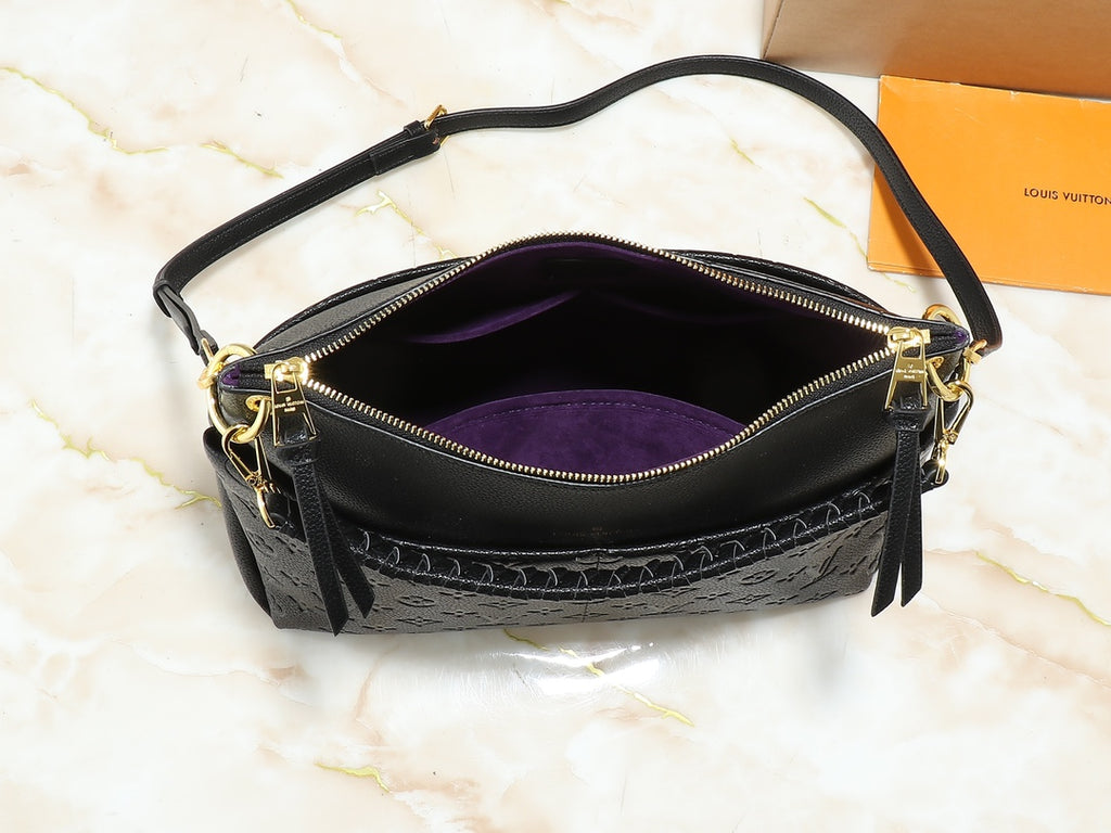 1WE115B Popular leather bag