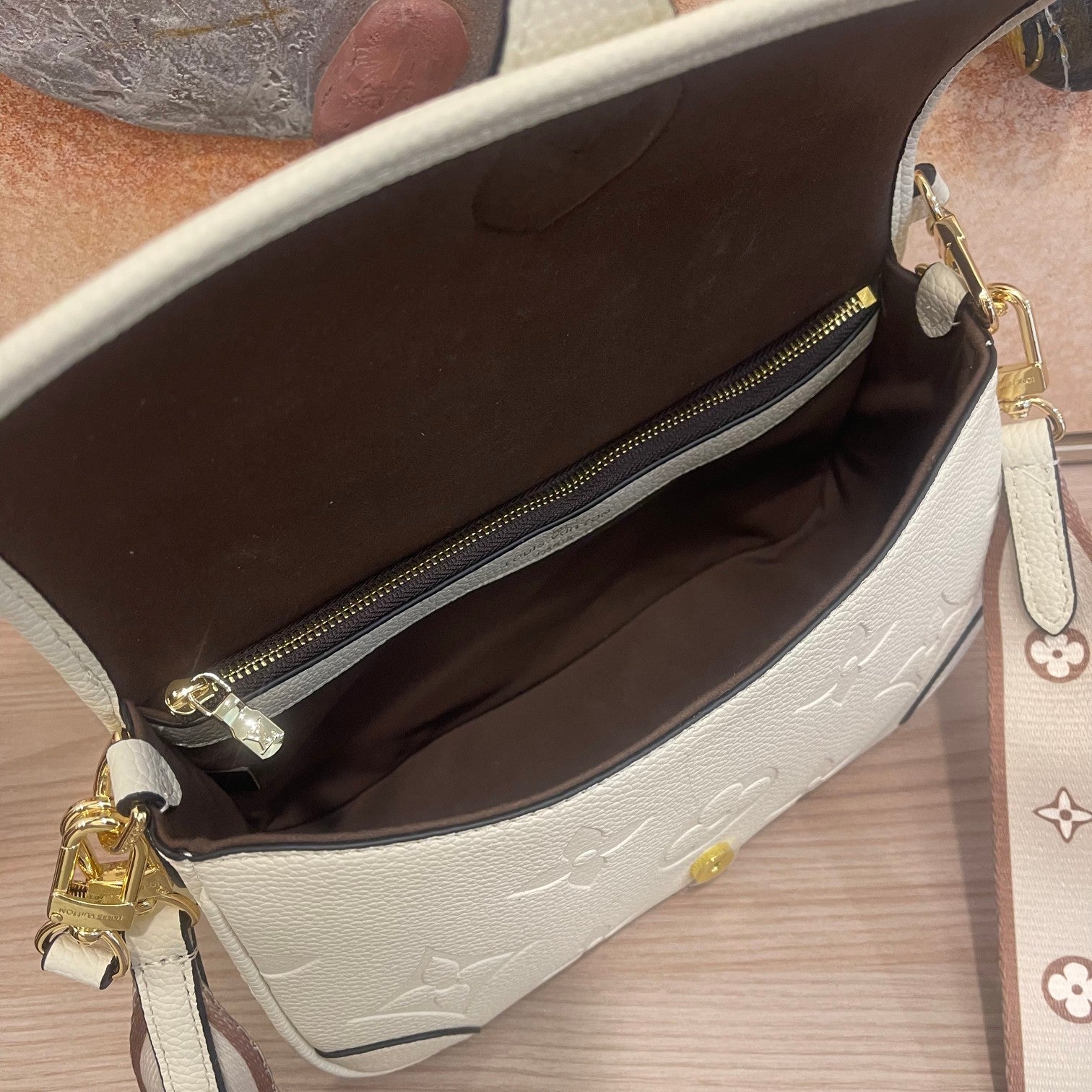 2XE028B Popular leather bag 