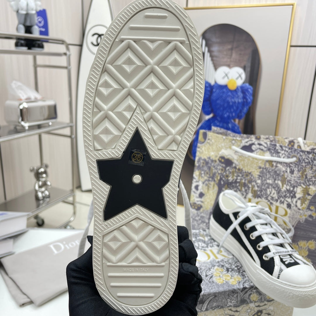 1XD66Z Popular shoes