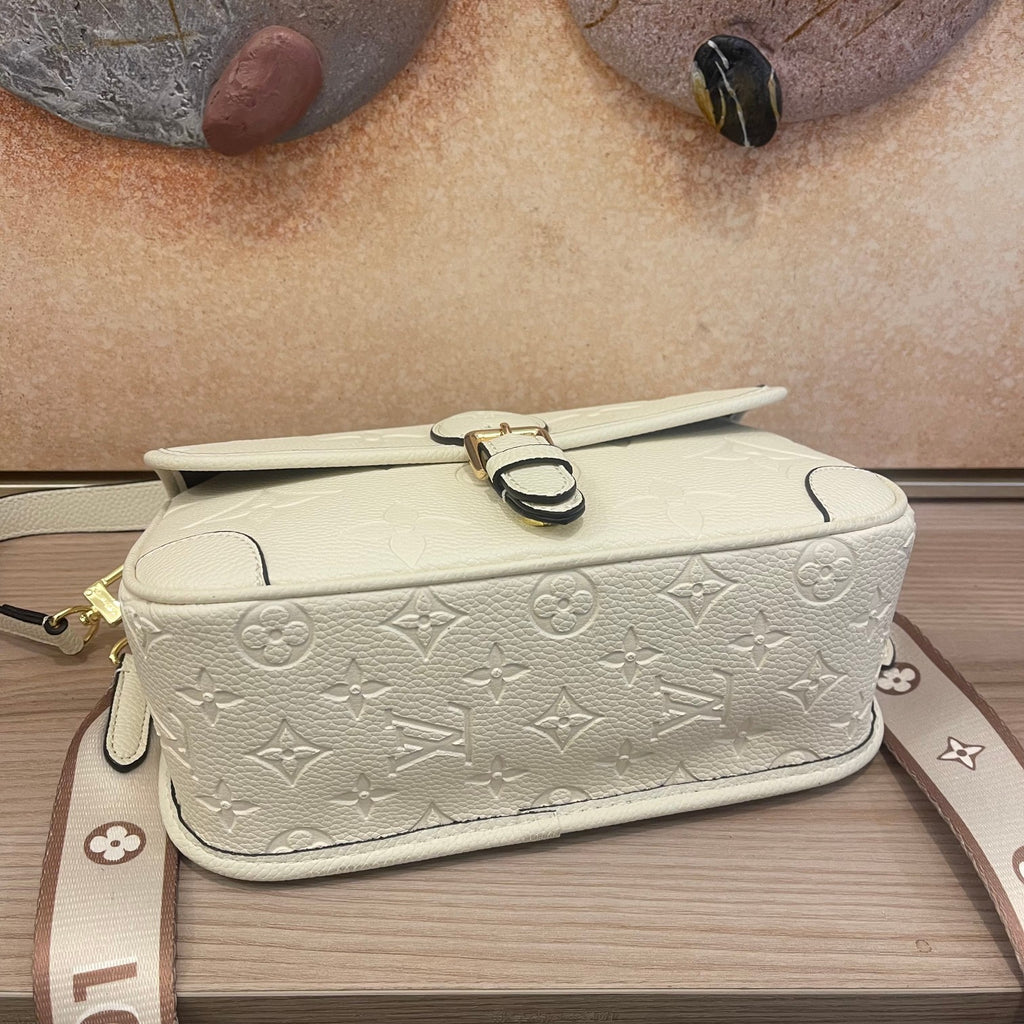 2XE028B Popular leather bag 
