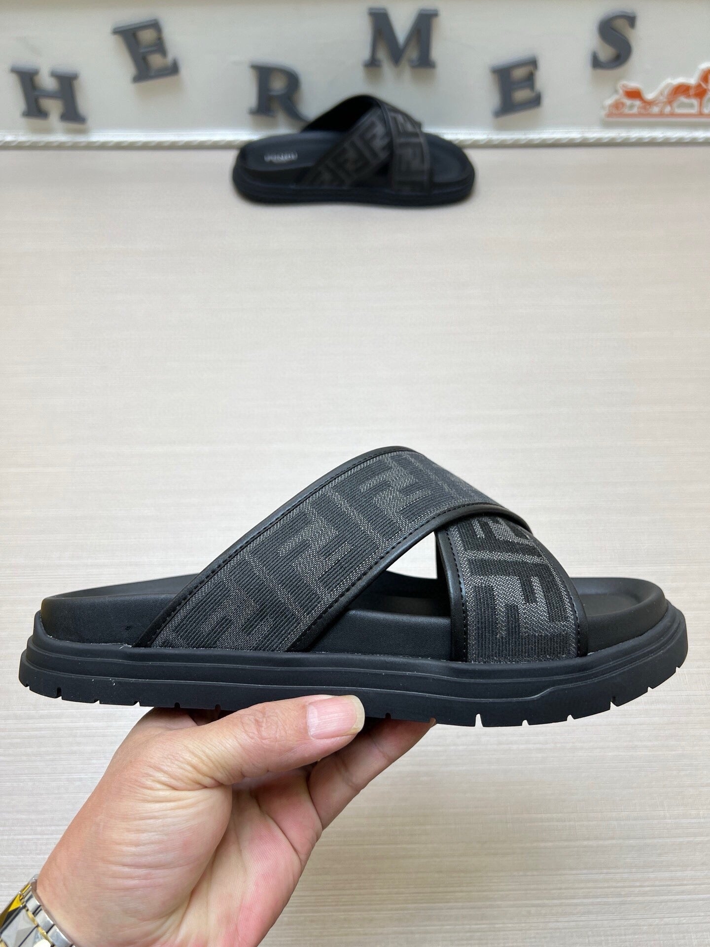 5LF224Z Popular Slippers