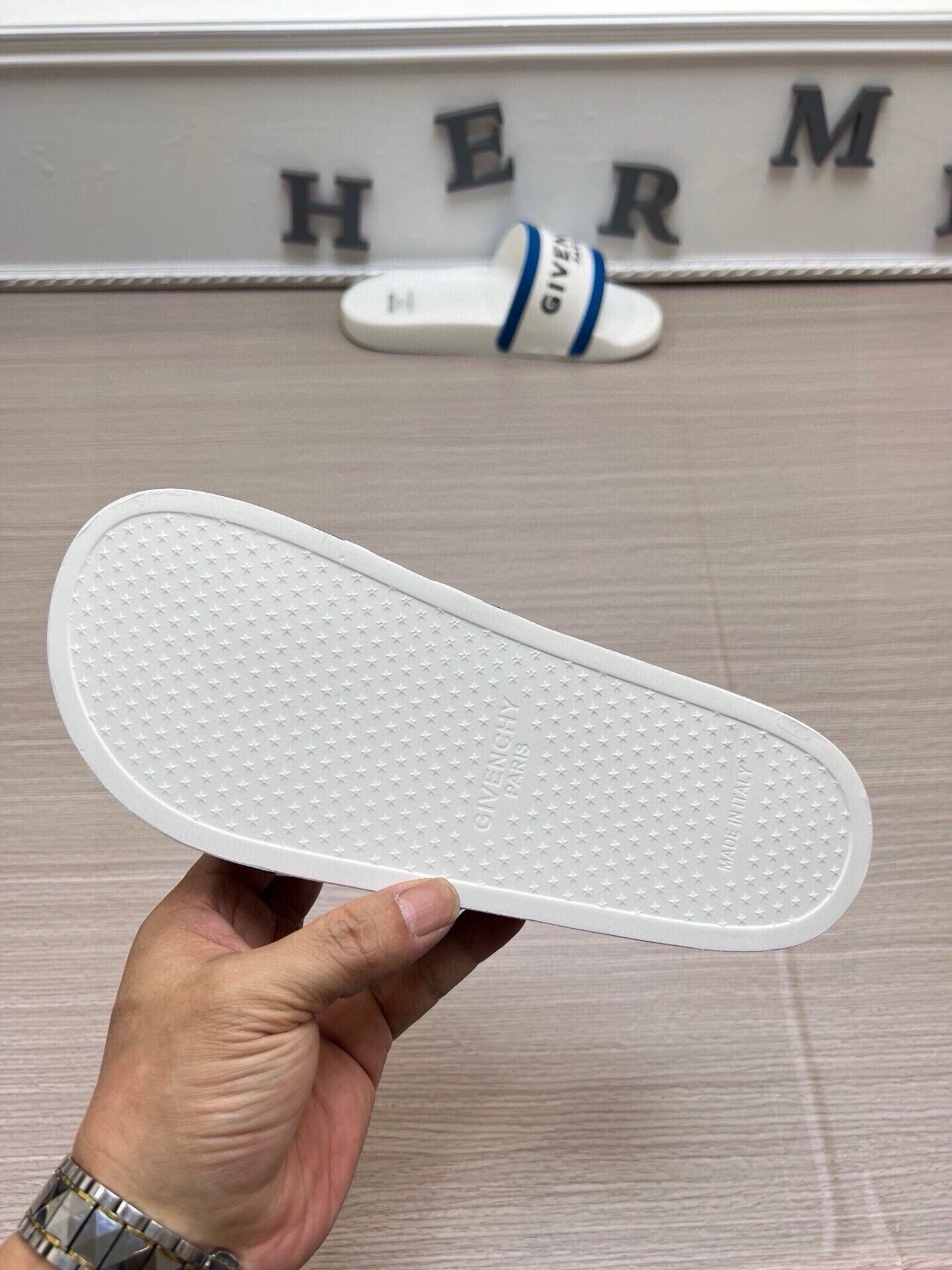 535ZGV264Z Popular Slippers
