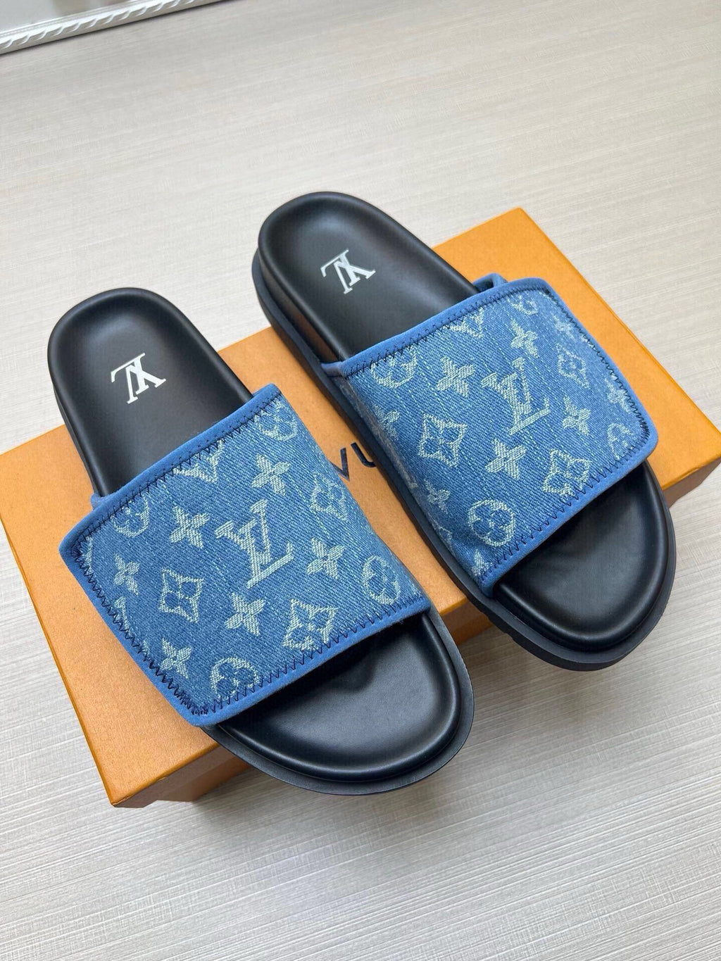 5LE207Z Popular Slippers