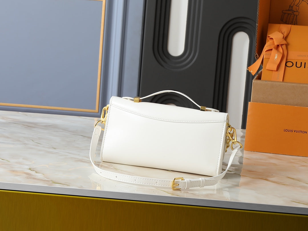 15RE145B Popular leather bag