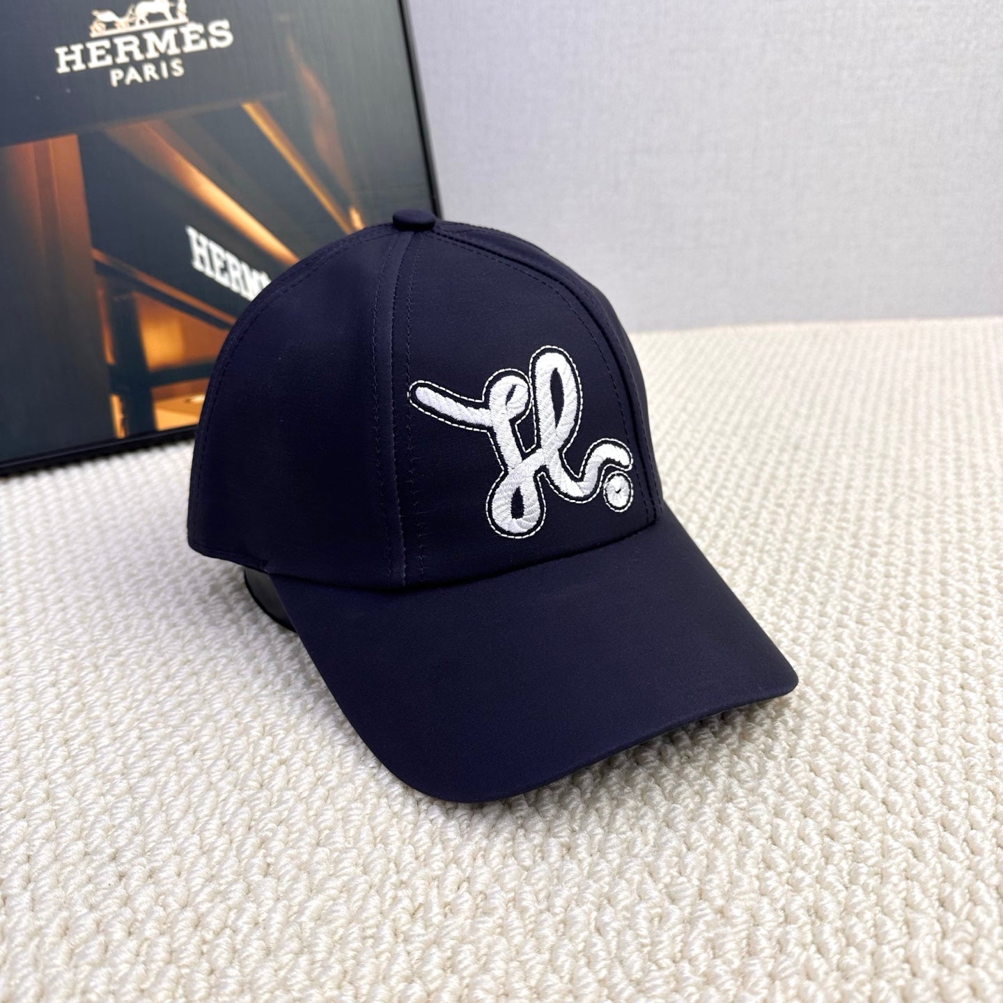 16XH17M Popular hats