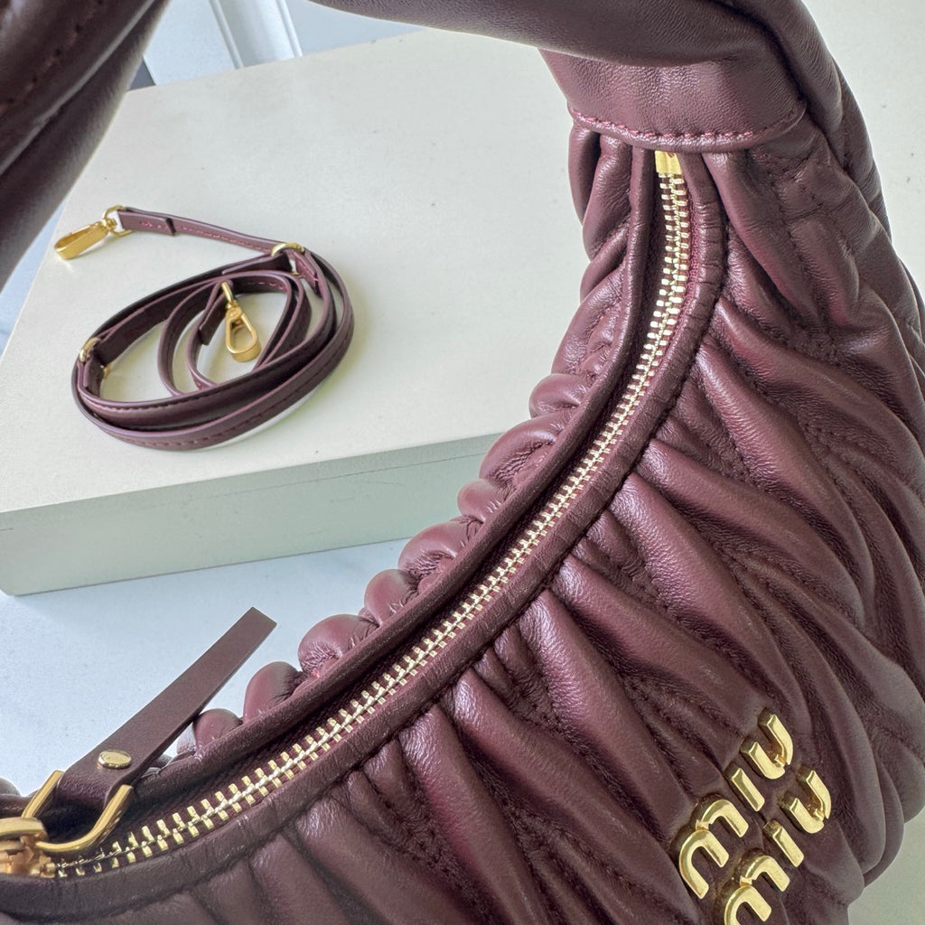 146PA120B Popular leather bag（29x24x10cm）