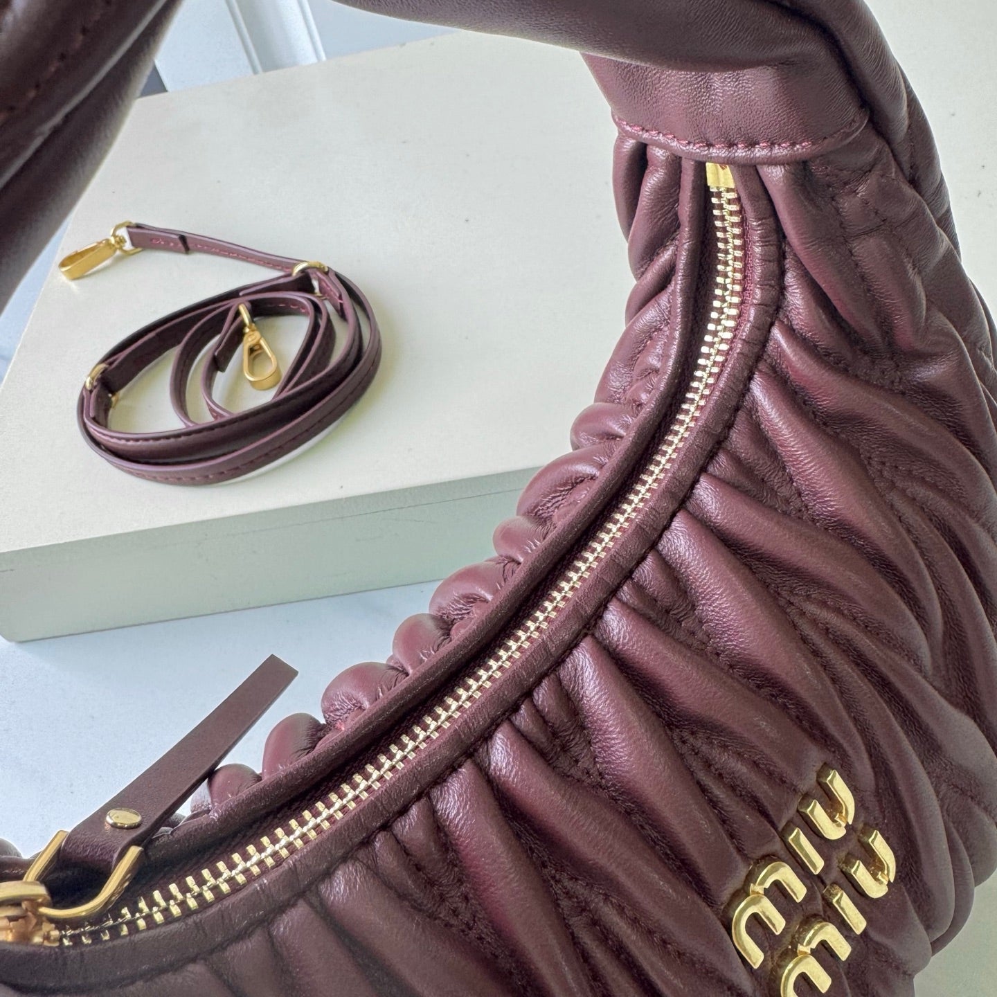 146PA120B Popular leather bag（29x24x10cm）