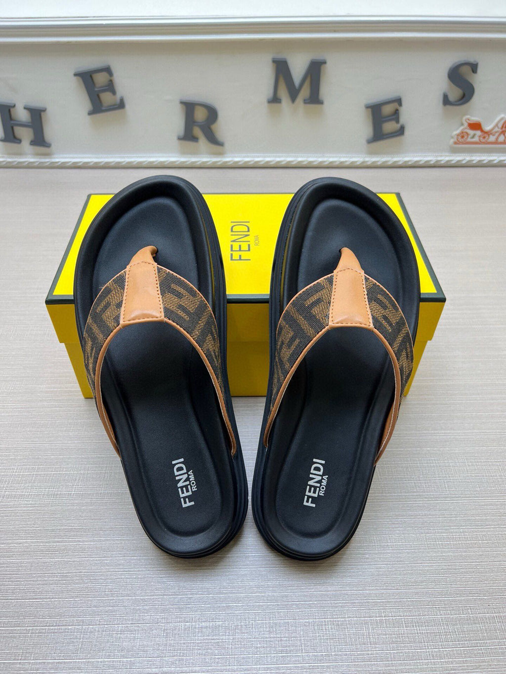 5LF222Z Popular Slippers