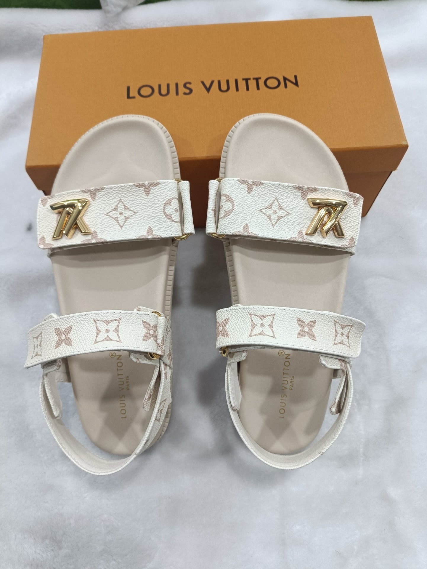 5LE211Z Popular sandals