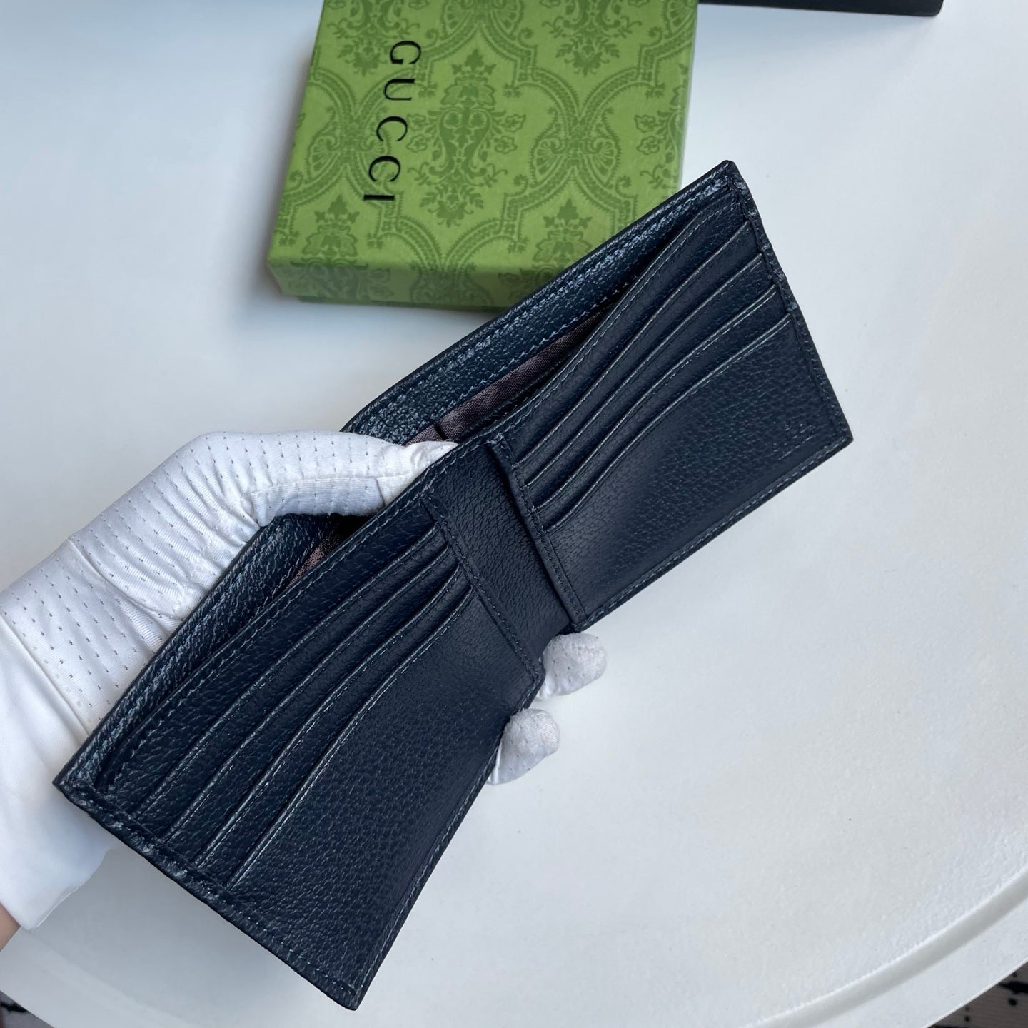 146XB7B Popular leather wallets ( with full packaging )