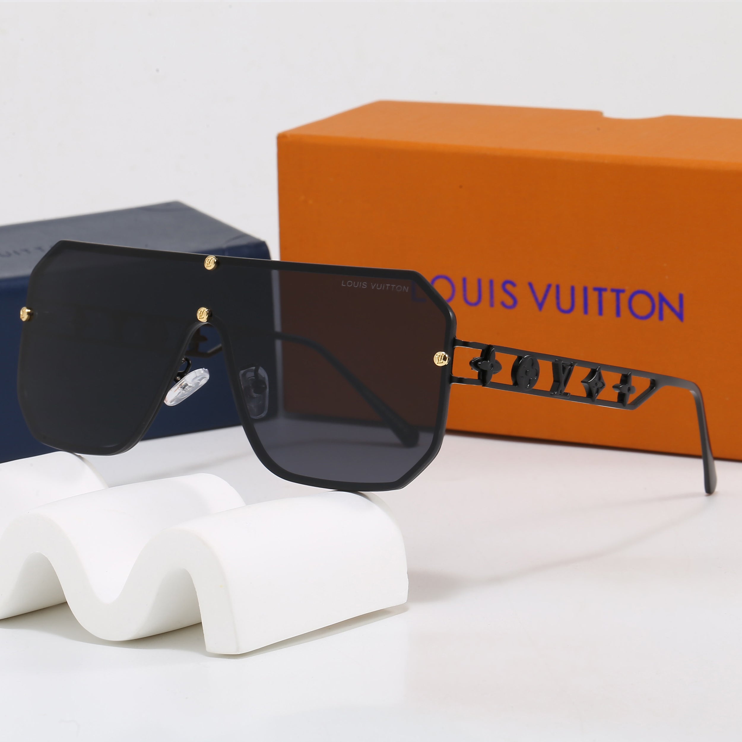 156PE24T Popular Sunglasses